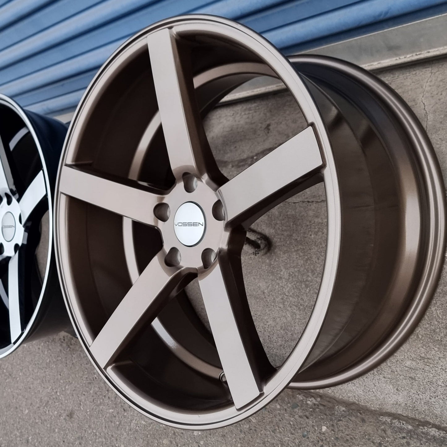 SET DE LLANTAS VOSSEN CV3. Aro 20 - 5x120. Color Bronce. (JNC026)