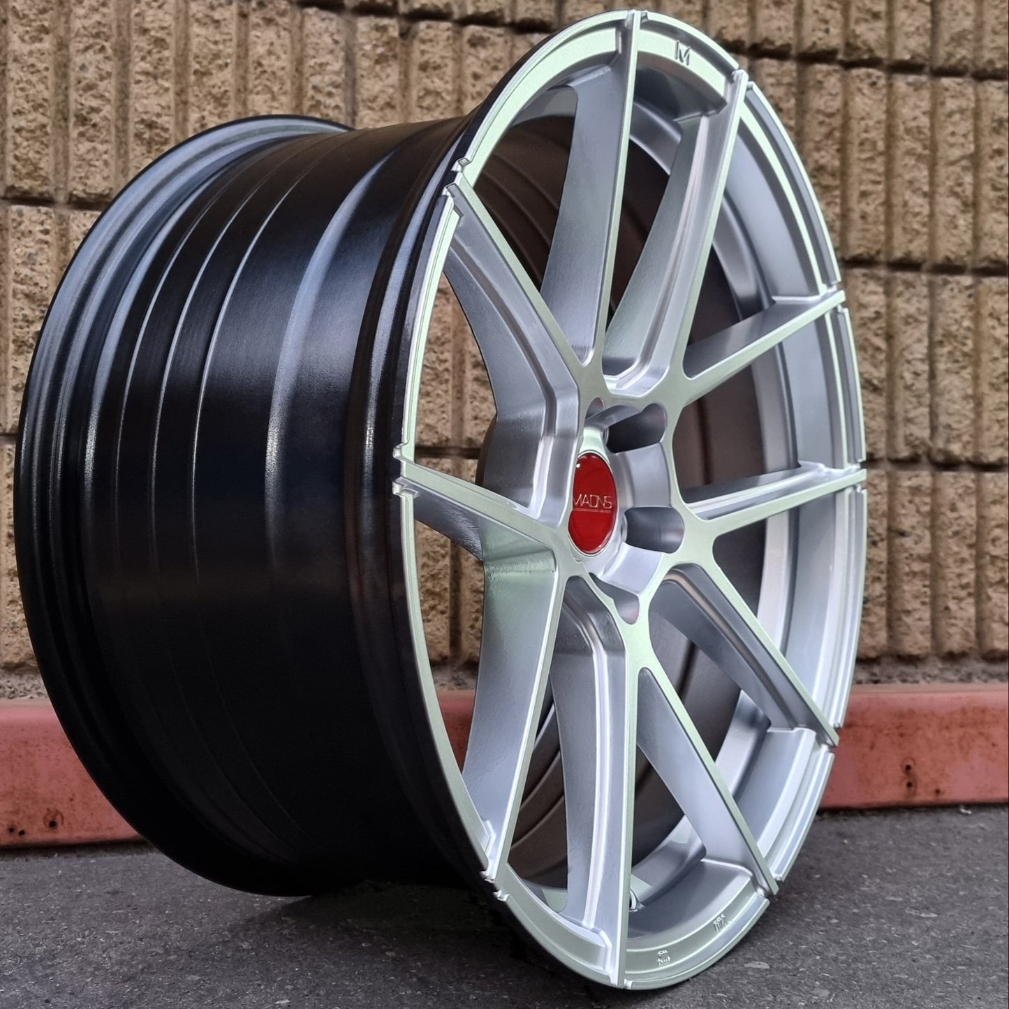 SET DE LLANTAS MODELO MR10 COLOR Plateado. Aro 19 - 5x112. (MR10)