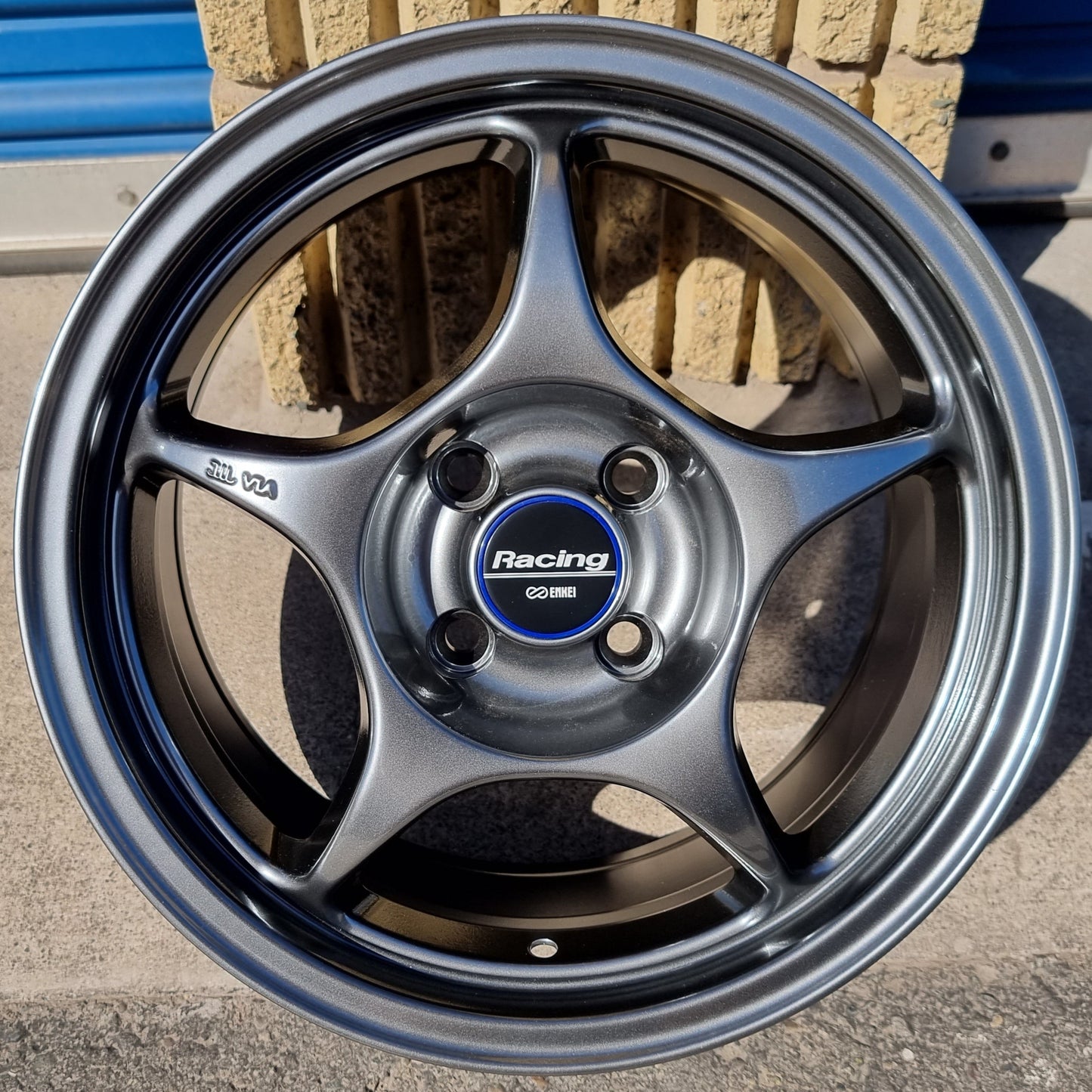 SET DE LLANTAS ENKEI RP02. Aro 15-4x100 .Color Grafito Metalizado .(50733).