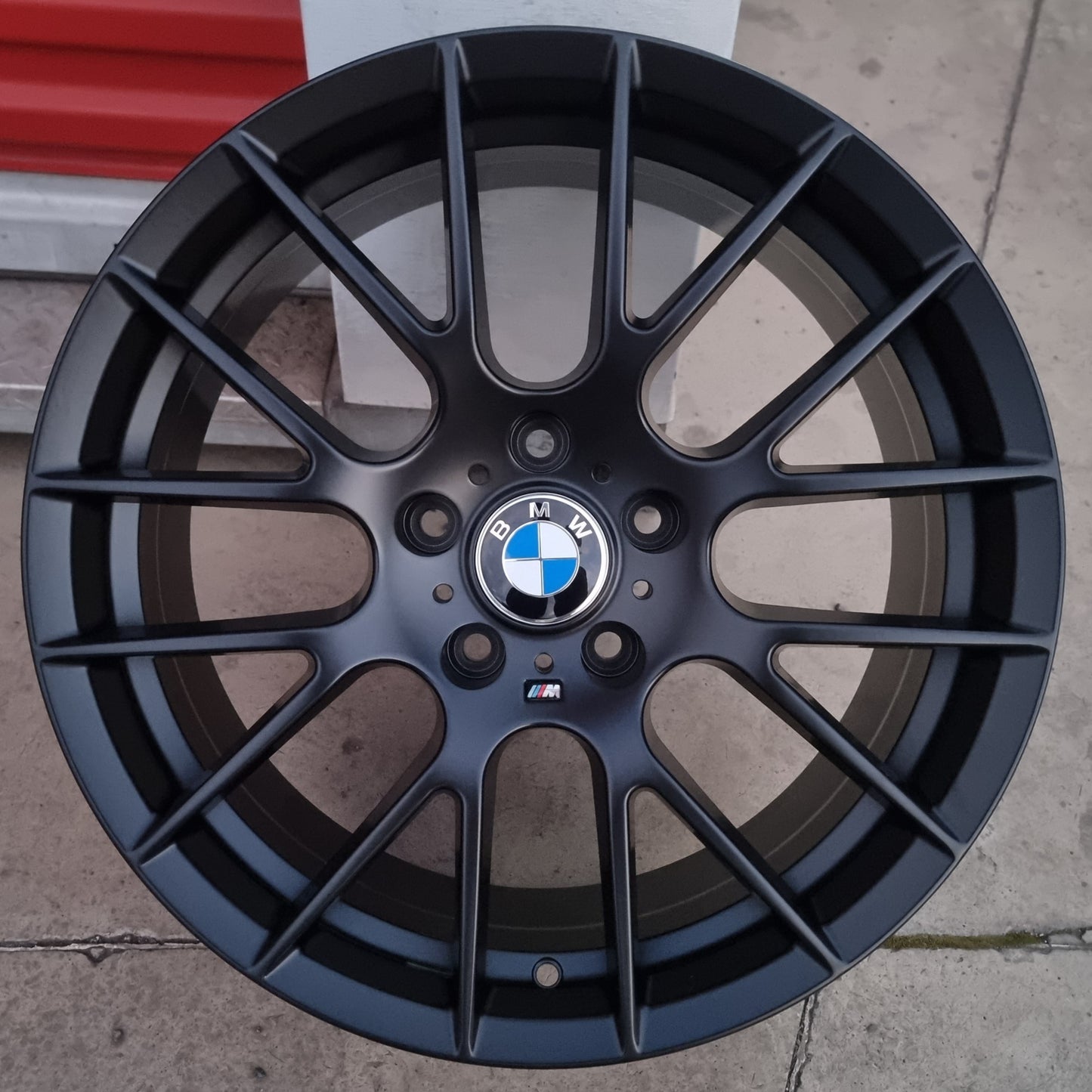 SET DE LLANTAS BMW MIRAMAR . Aro-19-5x120 .Color Negro Mate .(725).