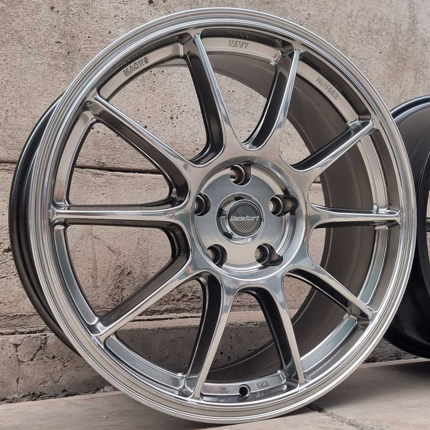 SET DE LLANTAS WEEDSPORT TC105. Aro 18 - 5x114 .Color Grafito Metalizado .(105X).