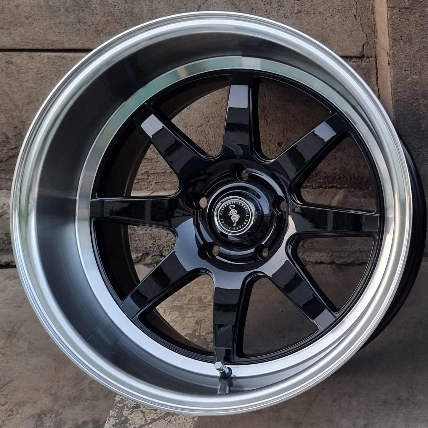 SET DE LLANTAS MODELO 3730 COLOR Negro Aro Cromado. Aro 17- 5x114 (3730)