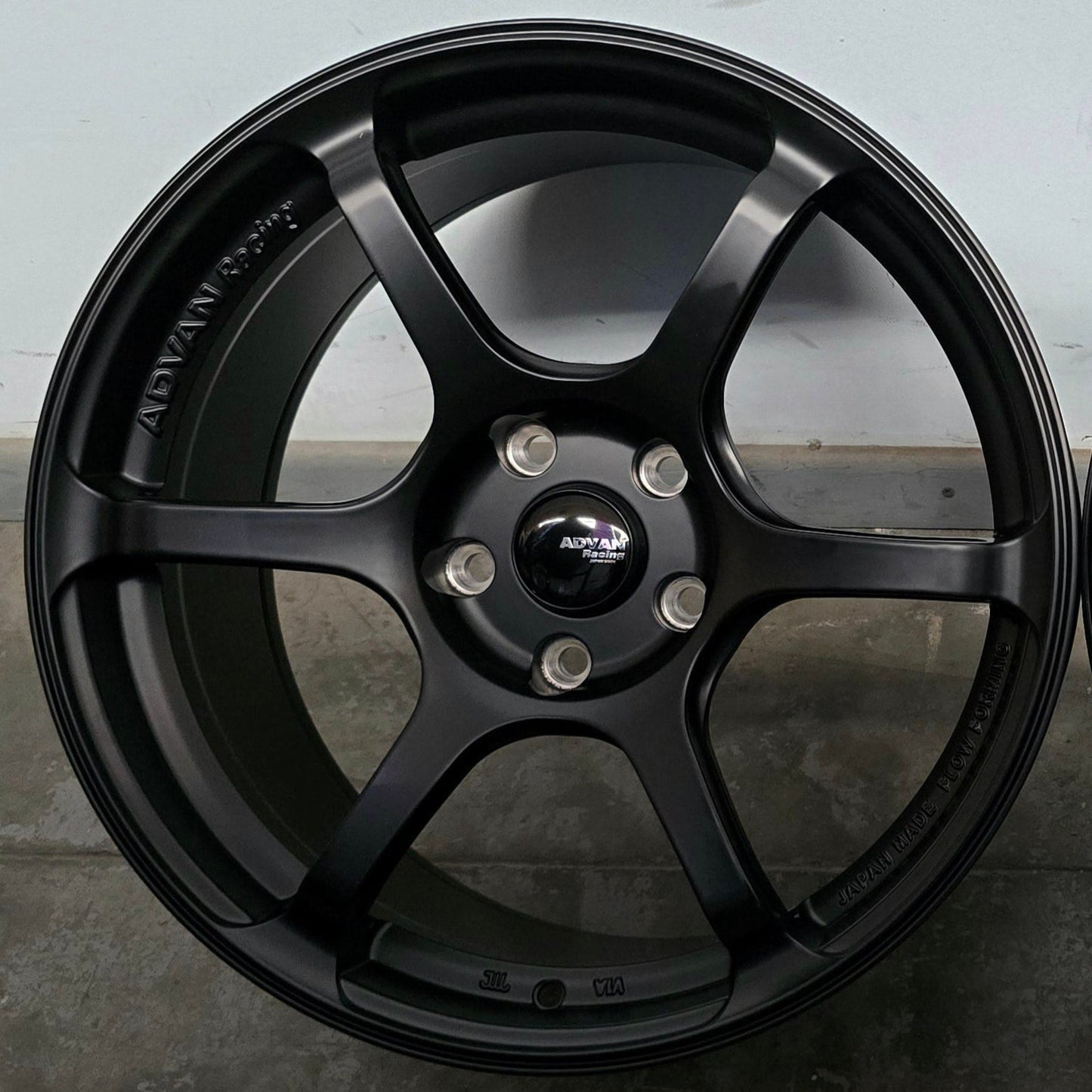 SET DE LLANTAS ADVAN RG2 COLOR Negro Mate. Aro 18 - 5x114 (FF25)