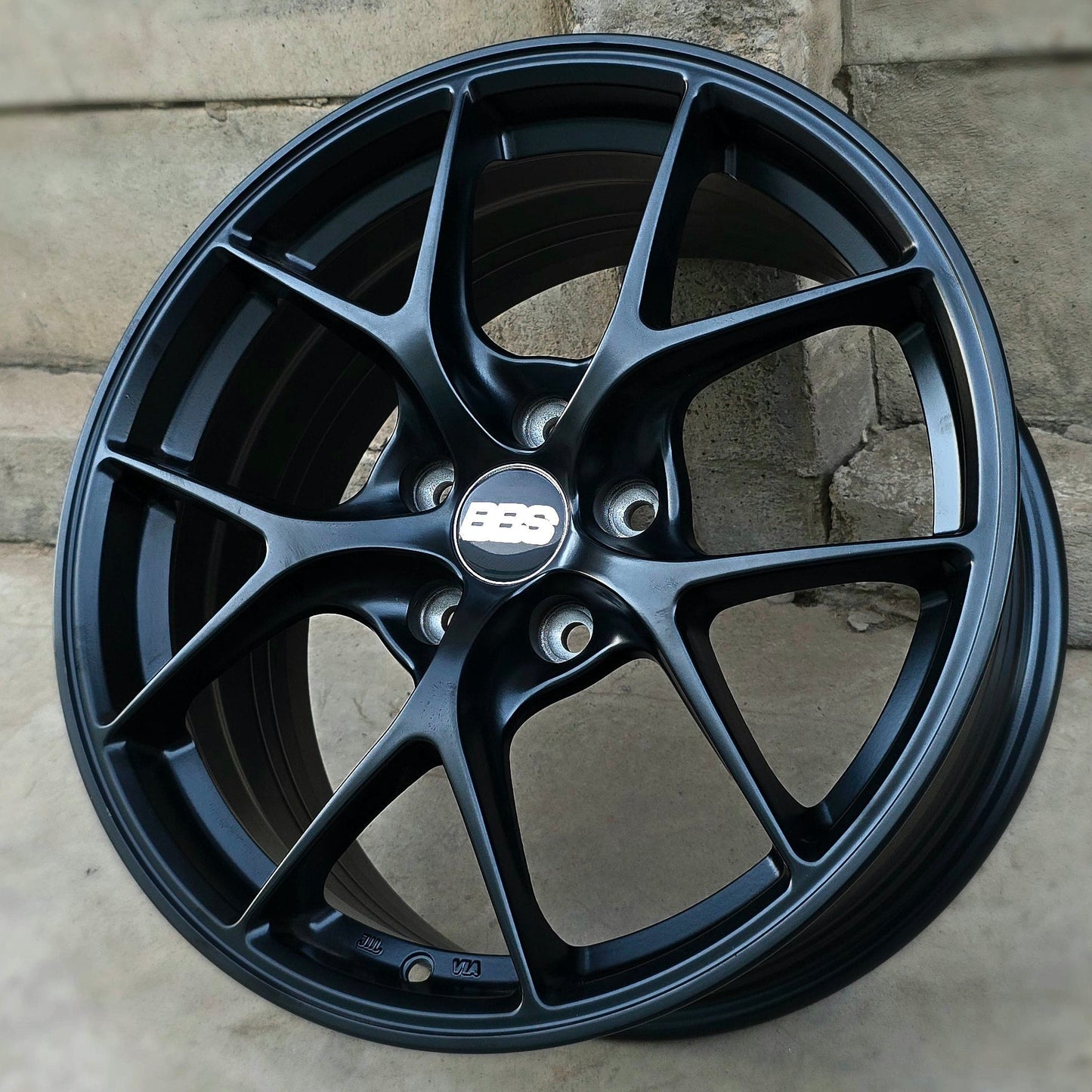 SET DE LLANTAS BBS FIR. Aro 17 - 5x112,5x114. Doble apernadura. Color Negro (17S10022B).