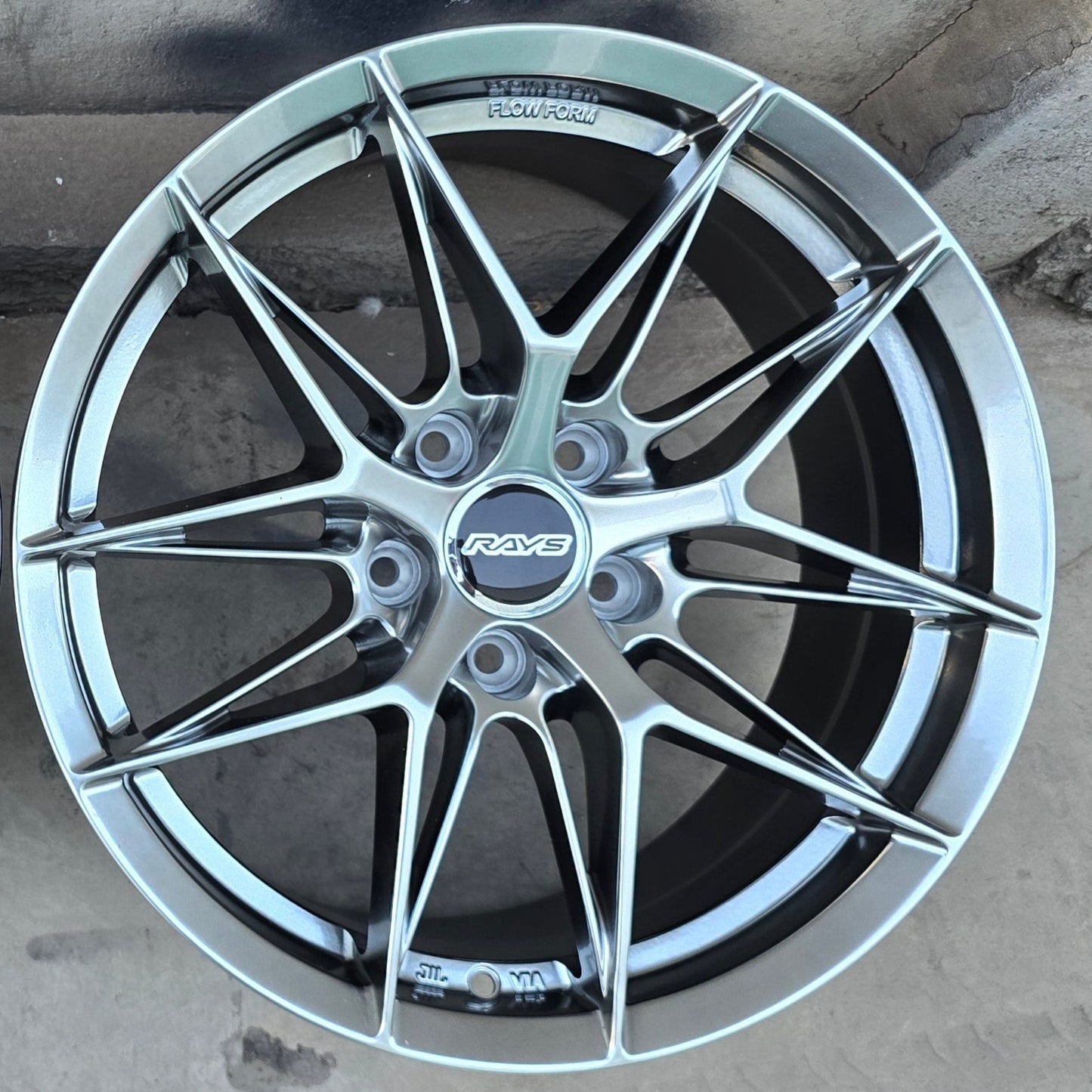 SET DE LLANTAS RAYS COLOR Grafito Metalizado. Aro 17- 5x114 (XTX005)