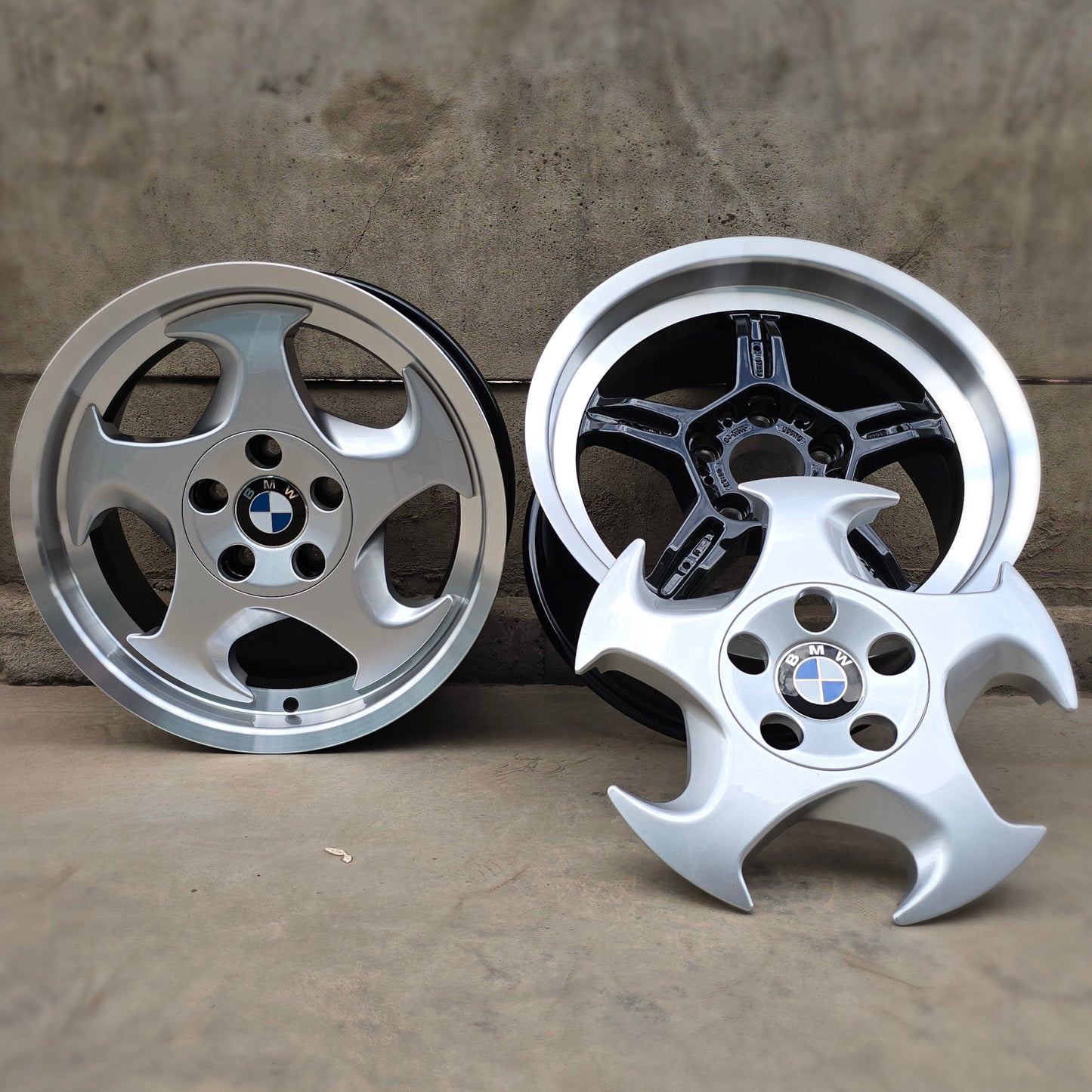 SET DE LLANTAS BMW. Aro 17- 5x120 .Color Plateado Aro Cromado .(5011).