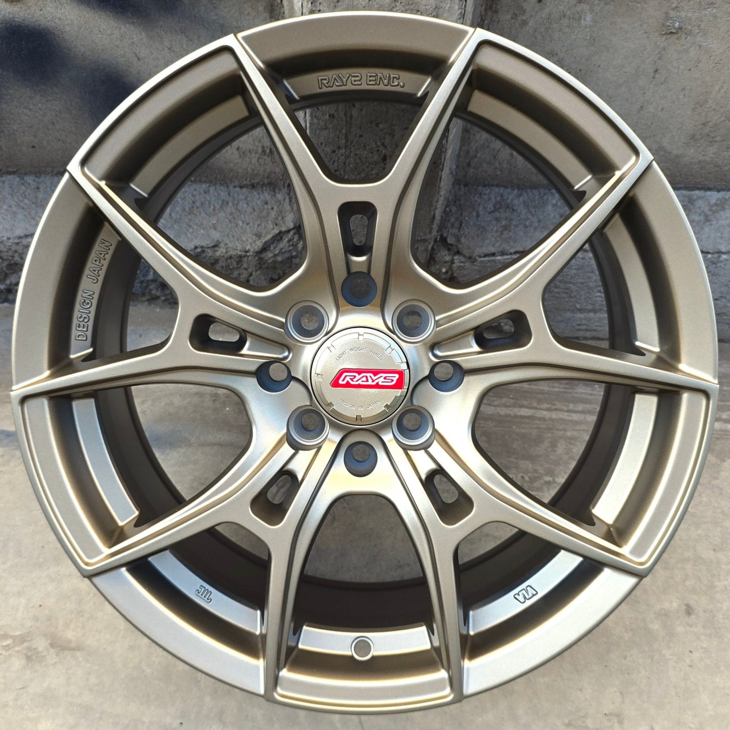 SET DE LLANTAS RAYS.Aro 16 4x100, 4x114. Doble apernadura. .Color Bronce .(RGW-040L).