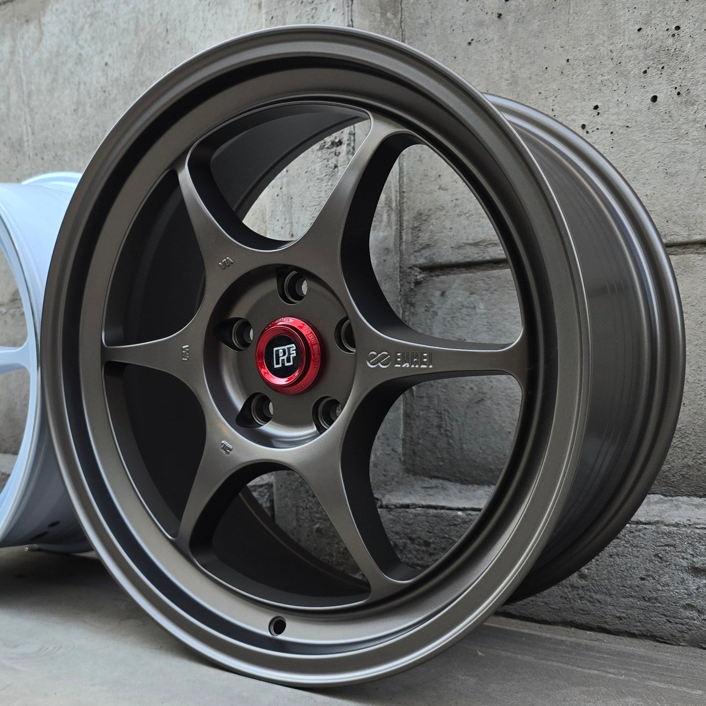 SET DE LLANTAS ENKEI PF06. Aro 18 - 5x114. .Color Bronce .(RGW013FF).