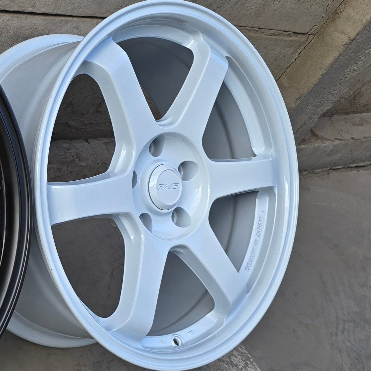 SET DE 4 LLANTAS VOLK TE37. Aro 18 - 5x114. Color Blanco .(ZR853).