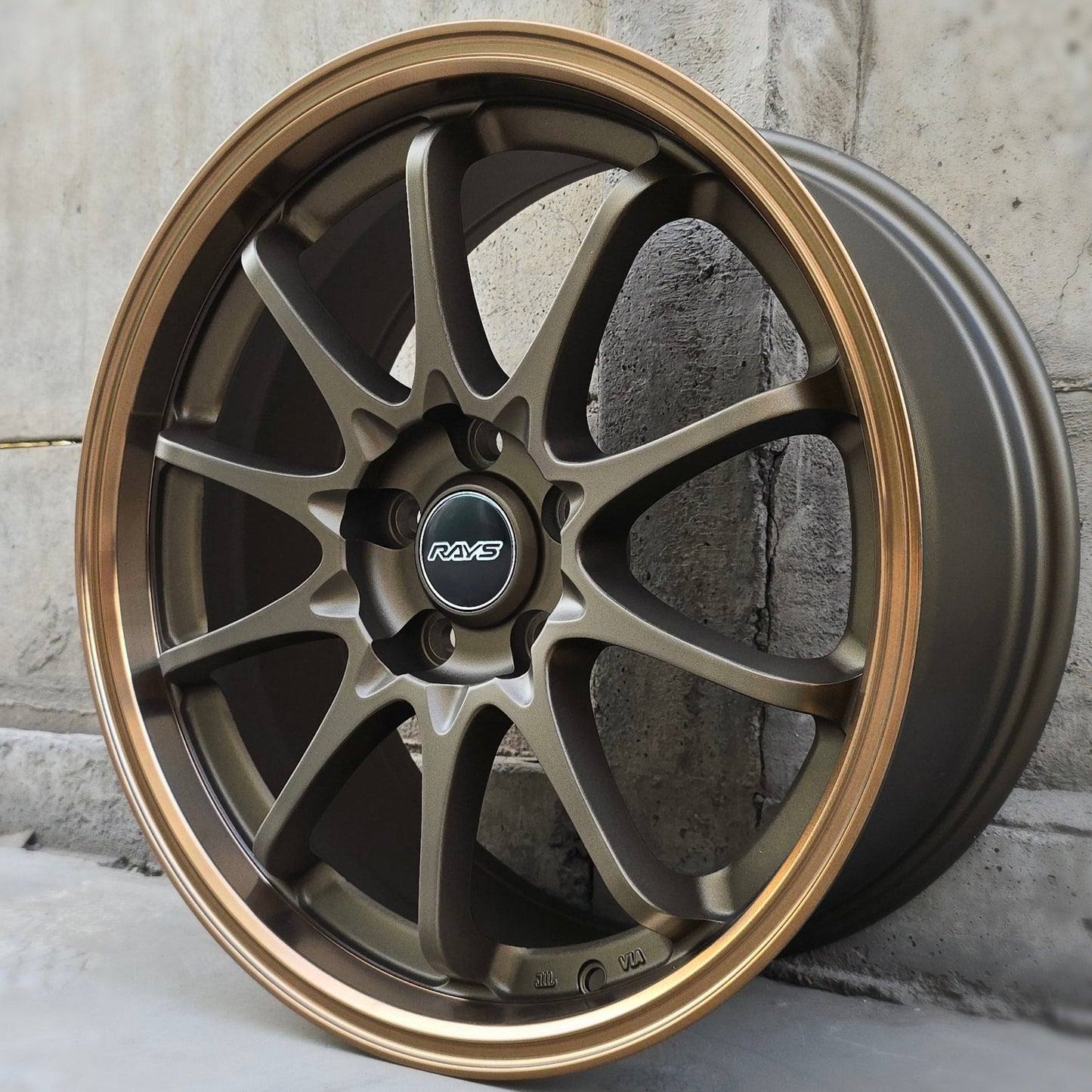 SET DE LLANTAS VOLK CE28 COLOR Bronce Aro Dorado. Aro 18 - 5x114 (ZR695X)