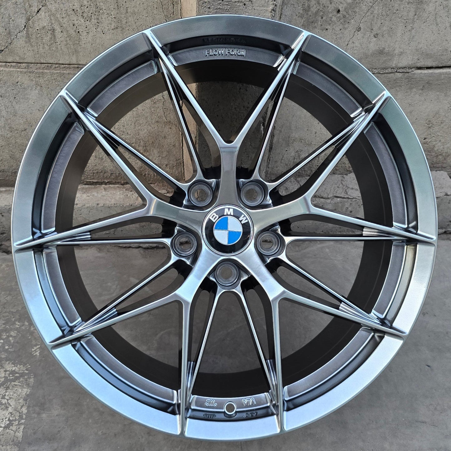 SET DE LLANTAS BMW. Aro 18 - 5x120. Color Grafito Metalizado (XTX005)