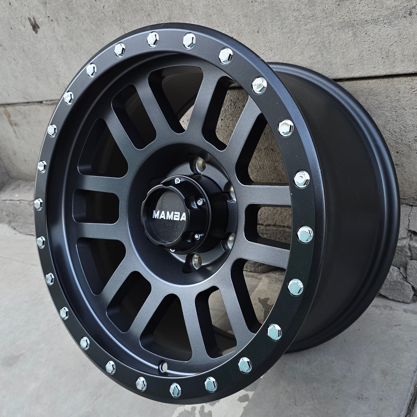 SET DE LLANTAS MODELO DW2234 COLOR Grafito Aro Negro. Aro 17 - 6x139 (DW2234)