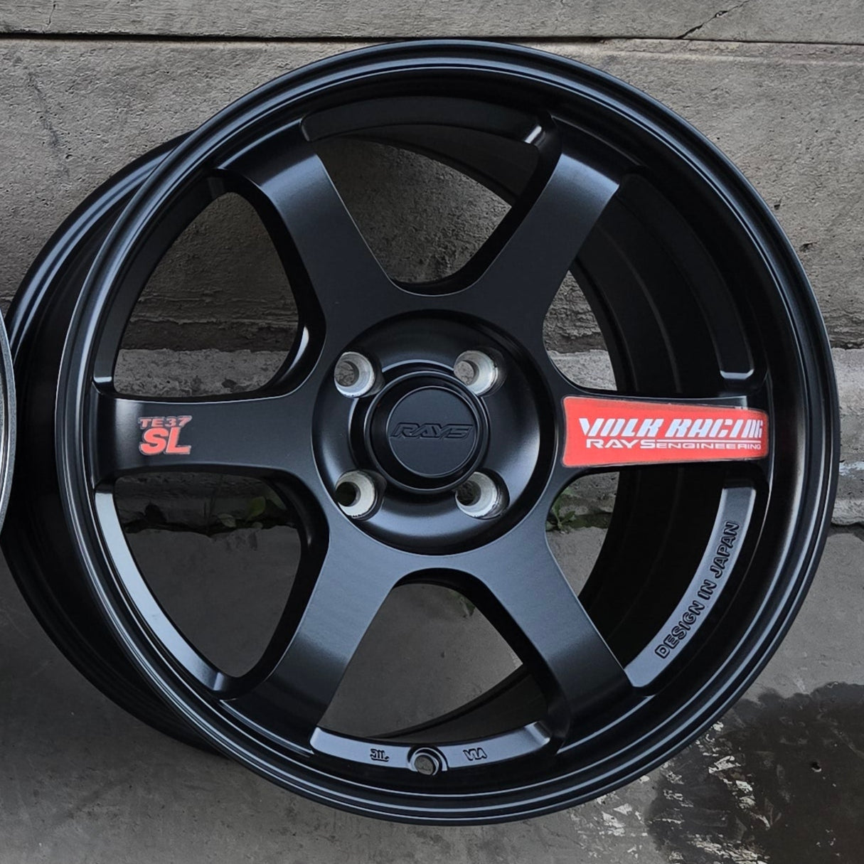 SET DE LLANTAS VOLK TE37. Aro 16 - 4x100. Color Negra. (FF53)
