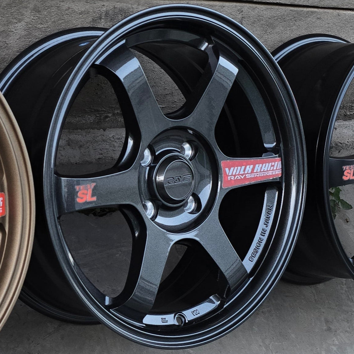 SET DE LLANTAS VOLK TE37. Aro 16 - 4x100. Color Grafito. (FF53)
