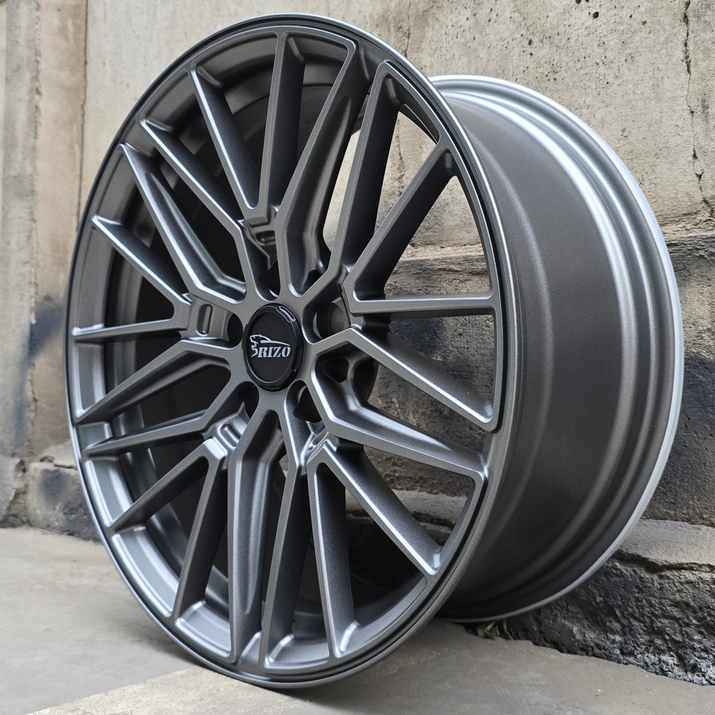 SET DE LLANTAS RIZO. Aro 18 - 5x100. .Color Grafito .(RS4).