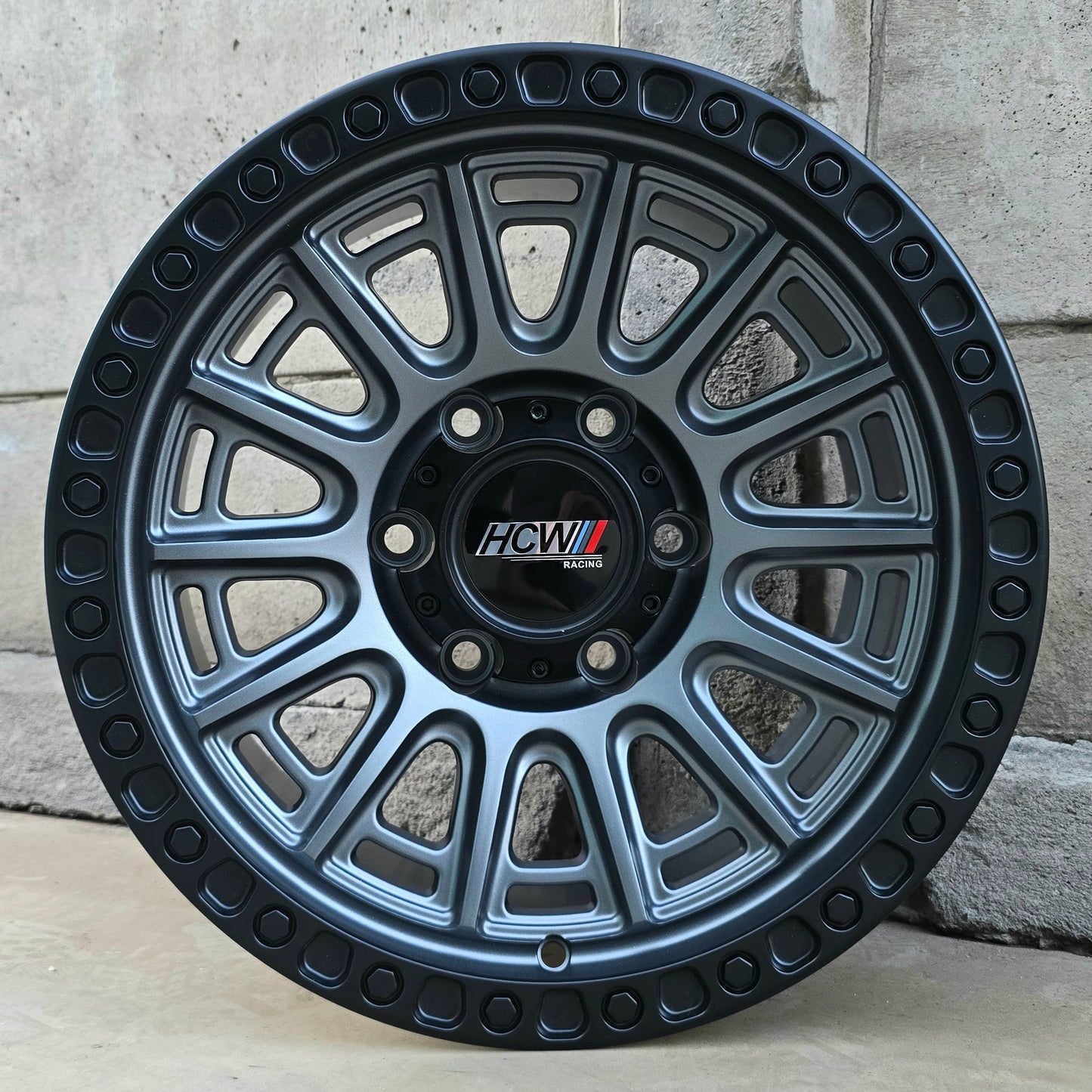 SET DE LLANTAS MODELO 16N0270A. Aro 16 6x139. .Color Grafito con Negro .(16N0270A).