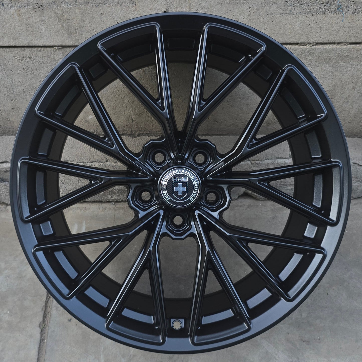 SET DE LLANTAS HRE COLOR Negro Mate. Aro 18 - 5x112 (FF28)