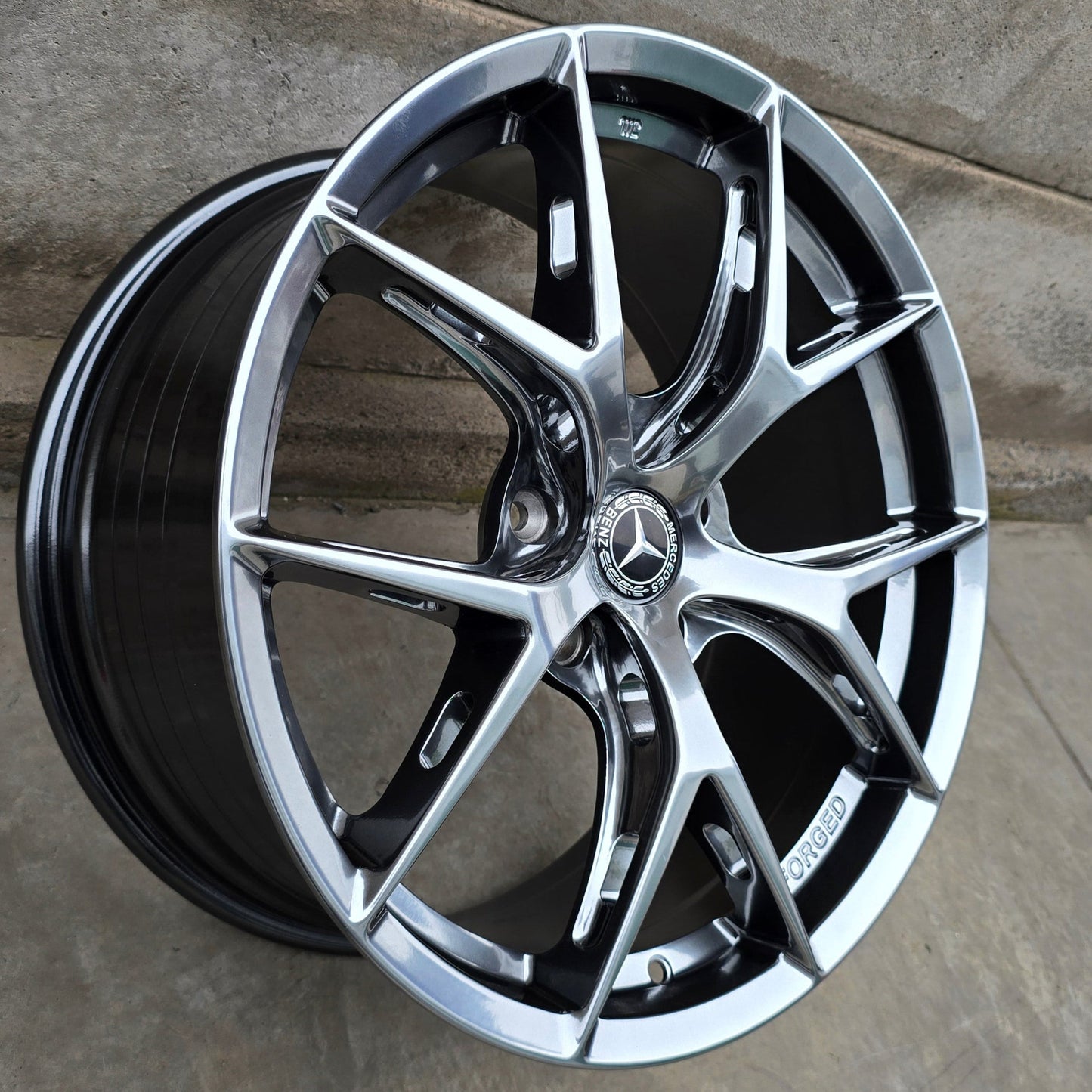 SET DE LLANTAS MERCEDEZ*. Aro 19 - 5x112. Color Grafito Metalizado. (G599)