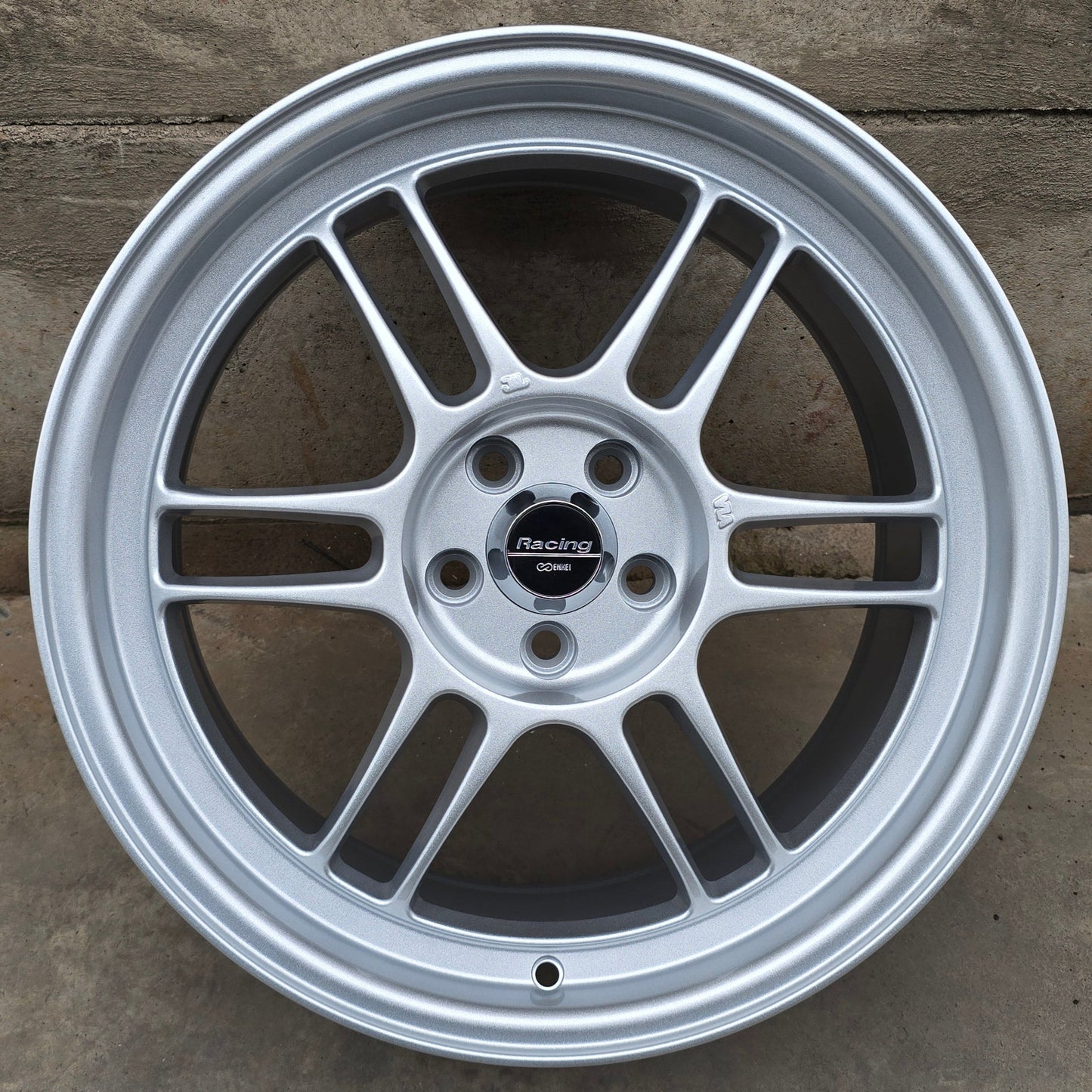 SET DE LLANTAS ENKEI. Aro 17 - 5x100. Color Plateado. (FBX058)