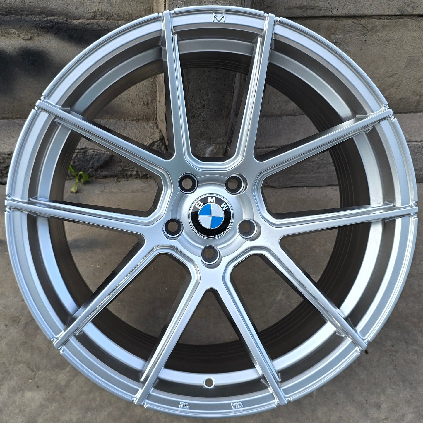 SET DE 4 LLANTAS BMW * COLOR Plateado. Aro 19 - 5x112. (MR10)
