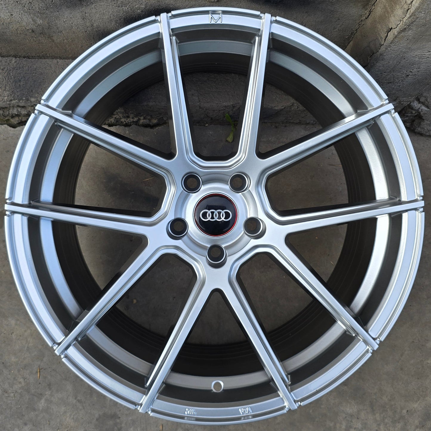 SET DE 4 LLANTAS AUDI * COLOR Plateado. Aro 19 - 5x112. (MR10)