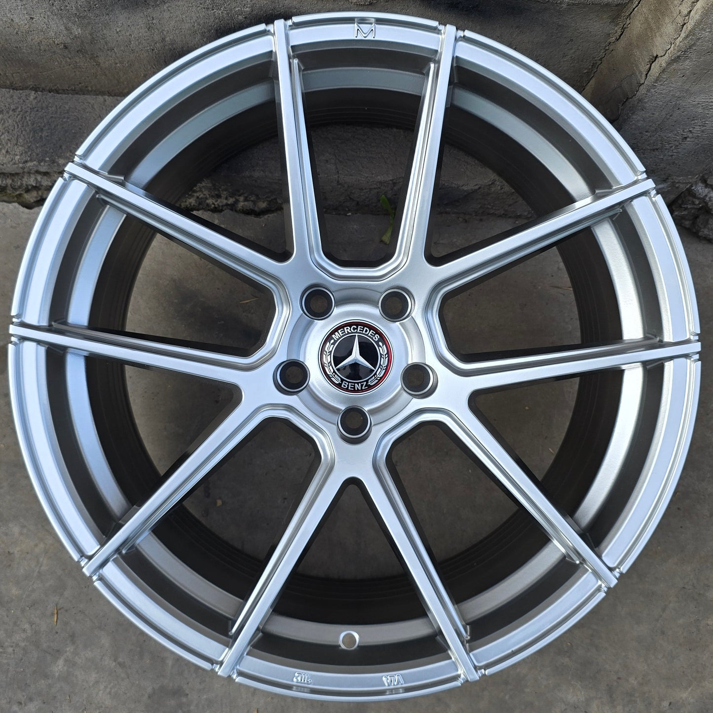 SET DE 4 LLANTAS MERCEDES * COLOR Plateado. Aro 19 - 5x112. (MR10)