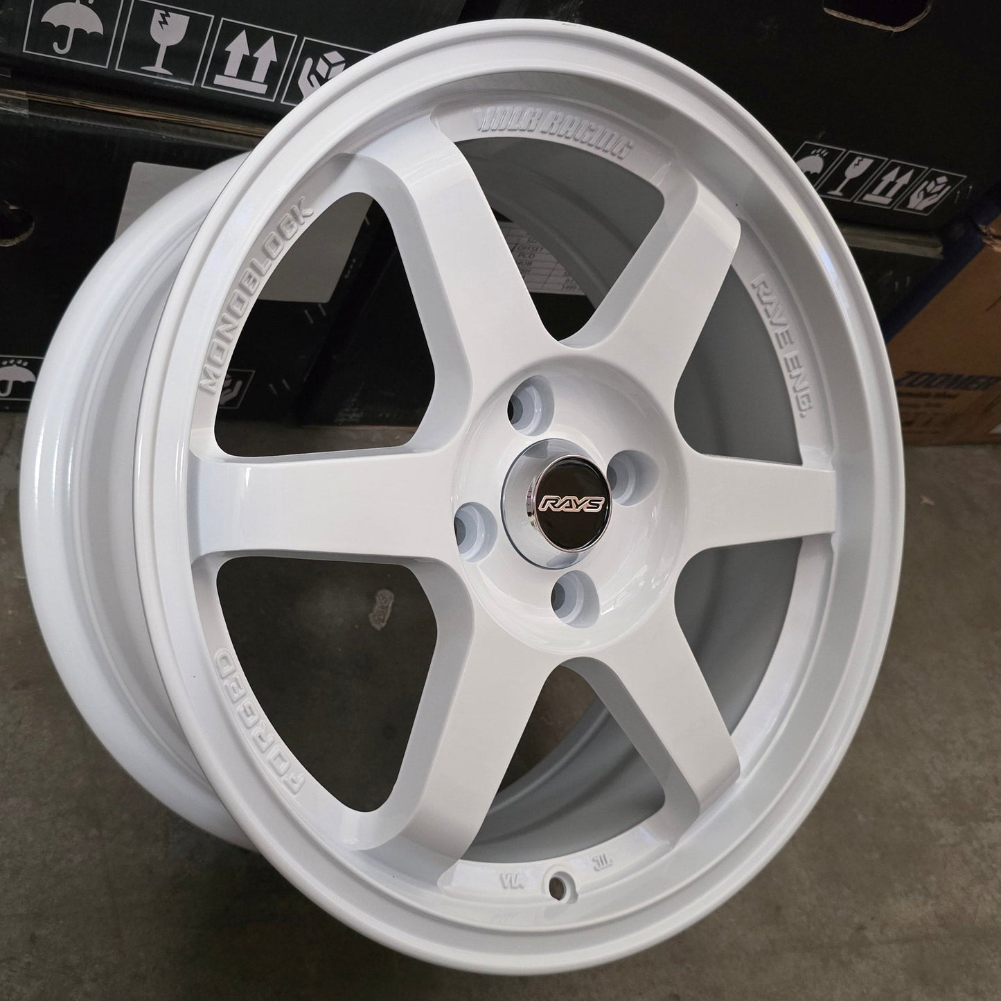 SET DE LLANTAS VOLK TE37. Aro 16 - 4x100. Color Blanco. (JT058)