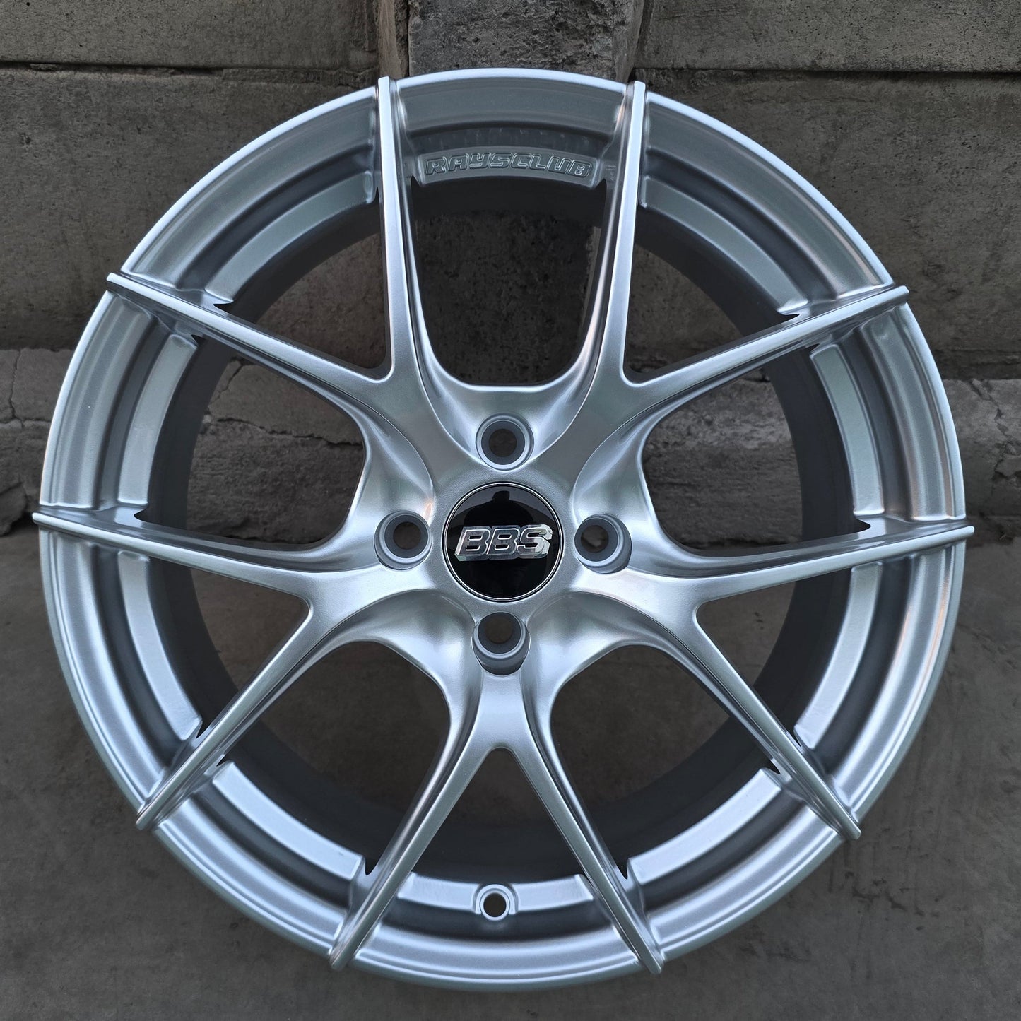 SET DE LLANTAS BBS FIR. Aro 15 - 4x100. Color Plateado (15D221A).