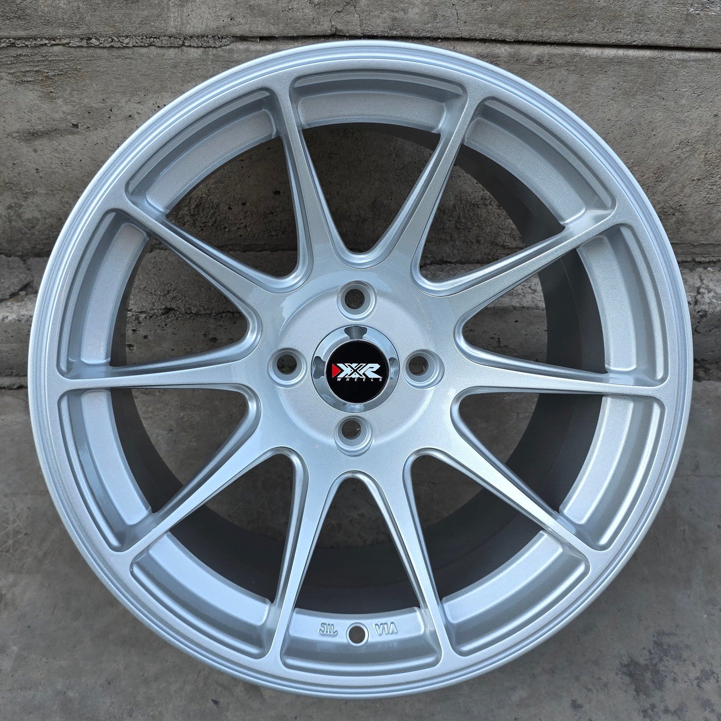 SET DE LLANTAS XXR 527. Aro 15 - 4x100. Color Plateado (15D616A).