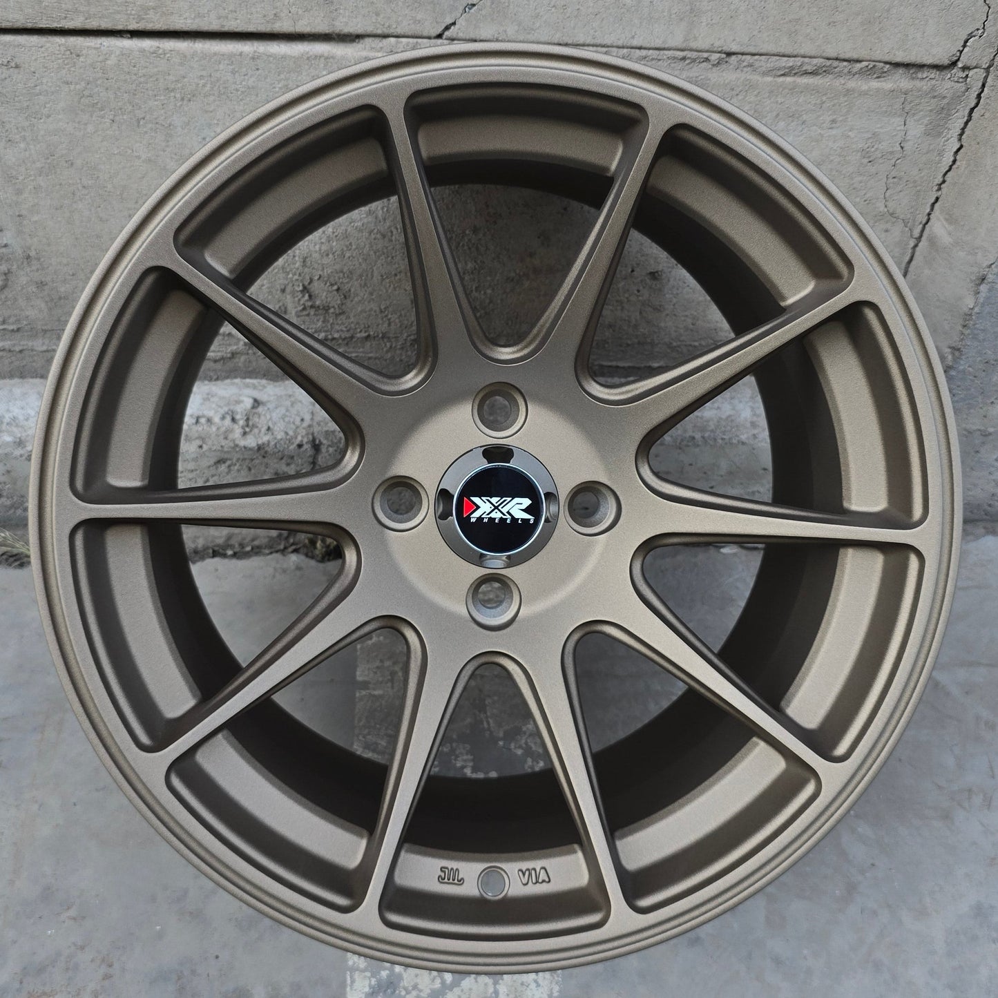 SET DE LLANTAS XXR 527. Aro 17 - 4x100. Color Bronce (17d616d).