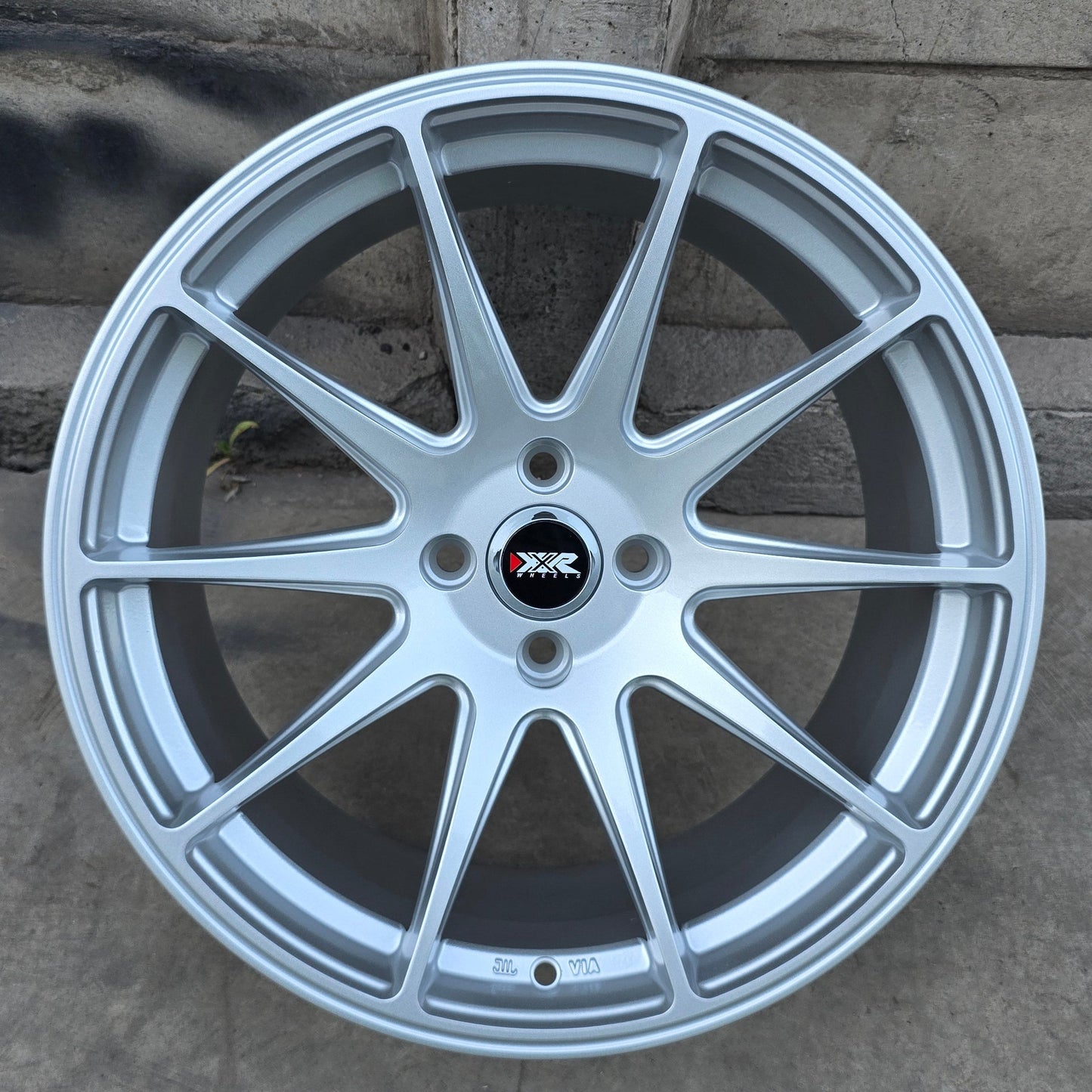 SET DE LLANTAS XXR 527. Aro 17 - 4x100. Color Plateado (17d616a).