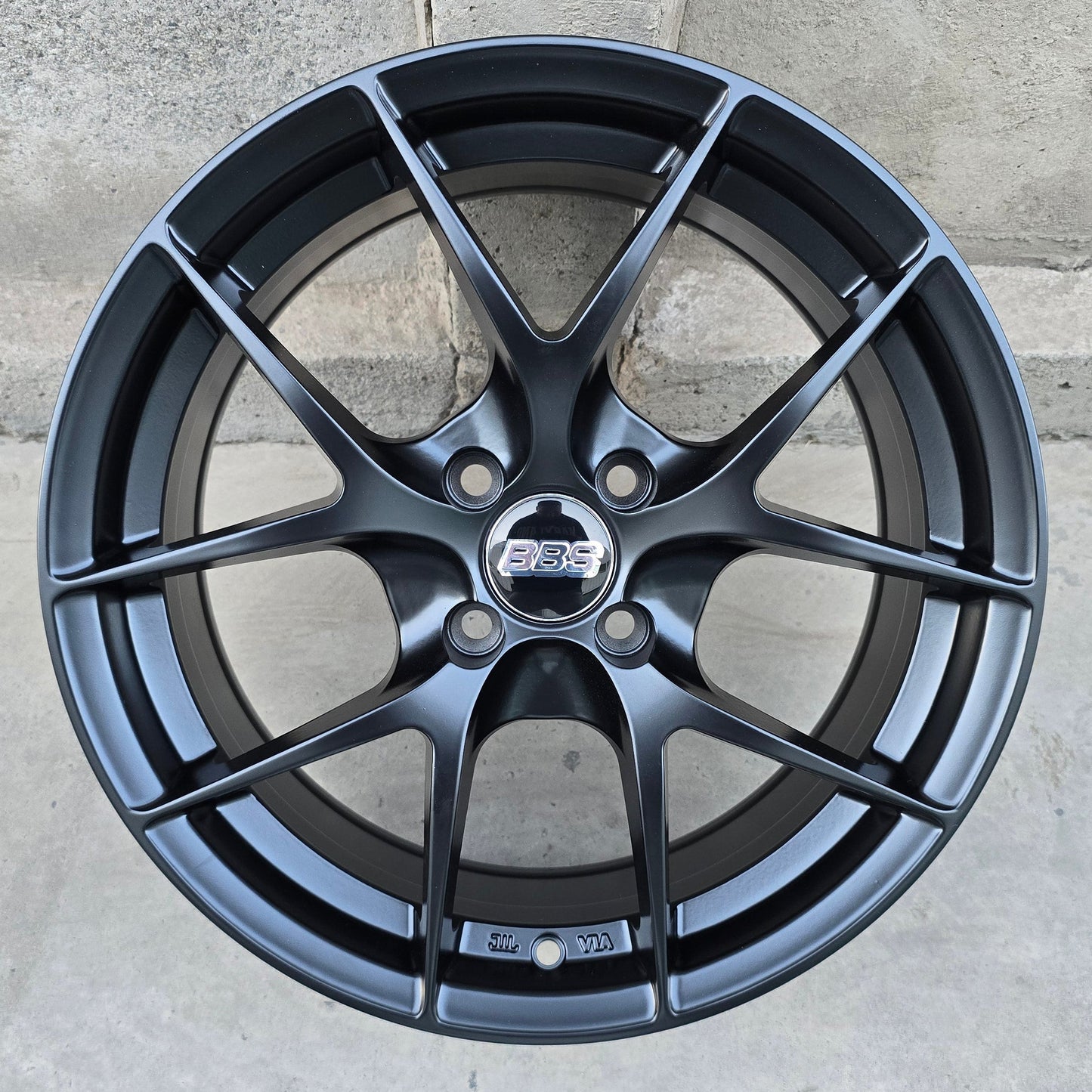 SET DE LLANTAS BBS FIR. Aro 16 - 4x100. Color Negro Mate. (ZR849F)