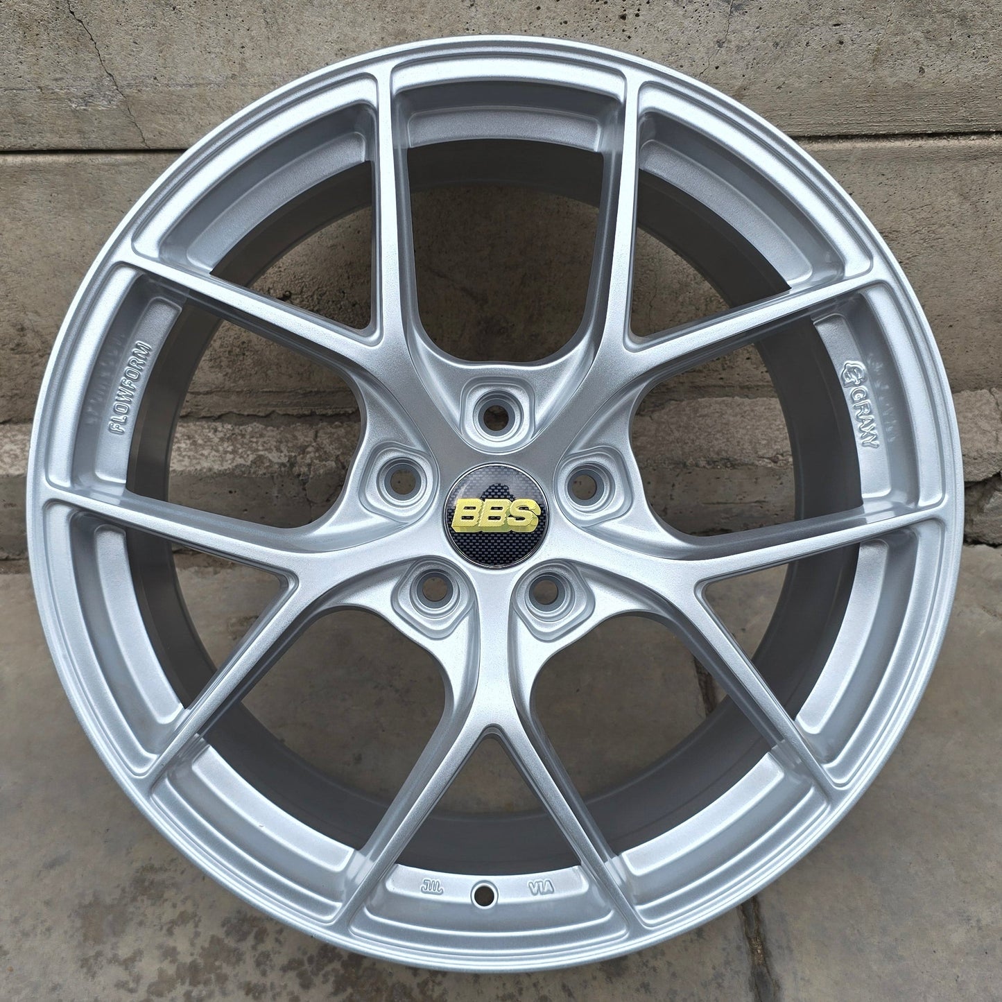 SET DE LLANTAS BBS FIR. Aro 18 - 5x114. Color Plateado. (ZONDA)