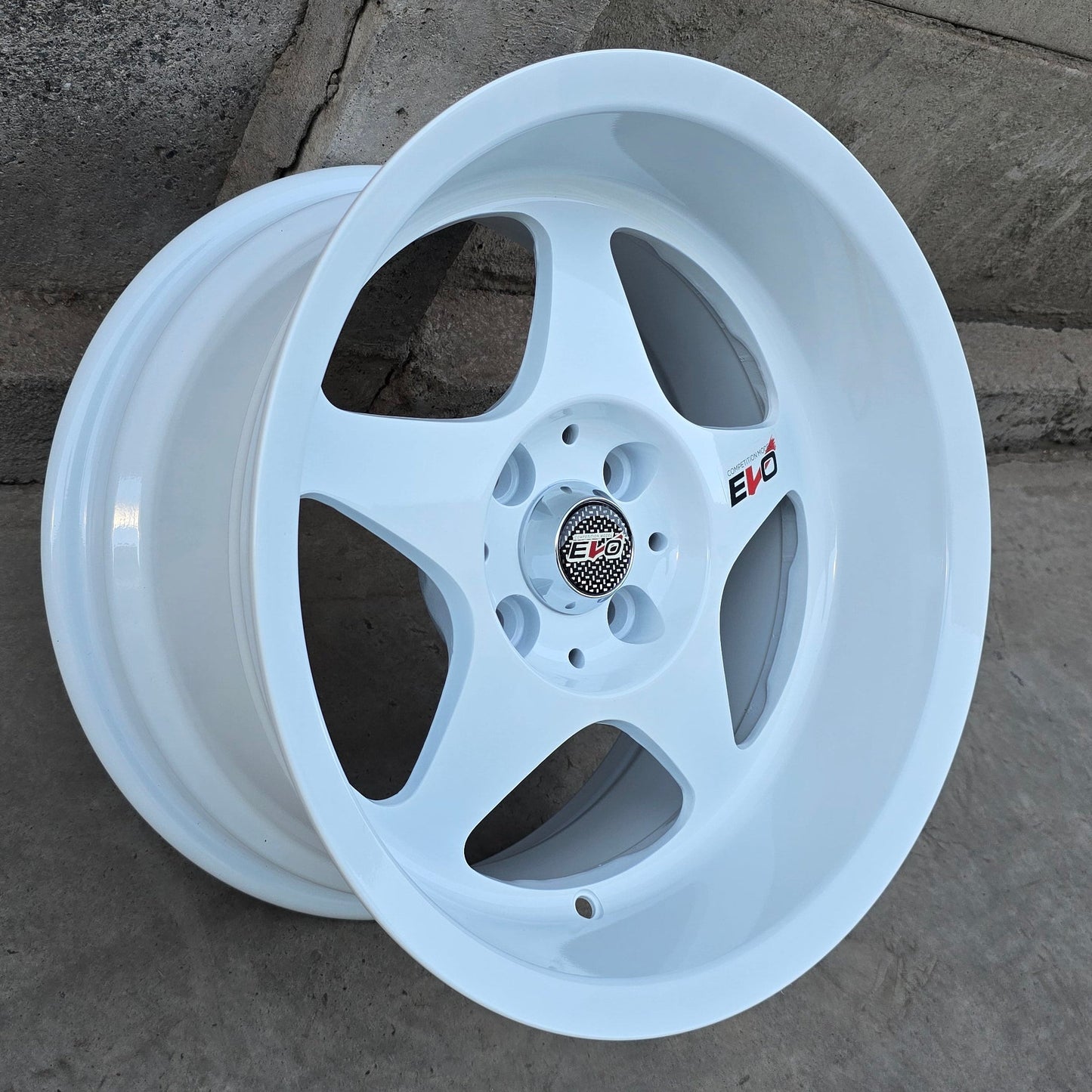 SET DE 4 LLANTAS EVO REGAMASTER. Aro 15 - 4x100. Color Blanco. (5868R)