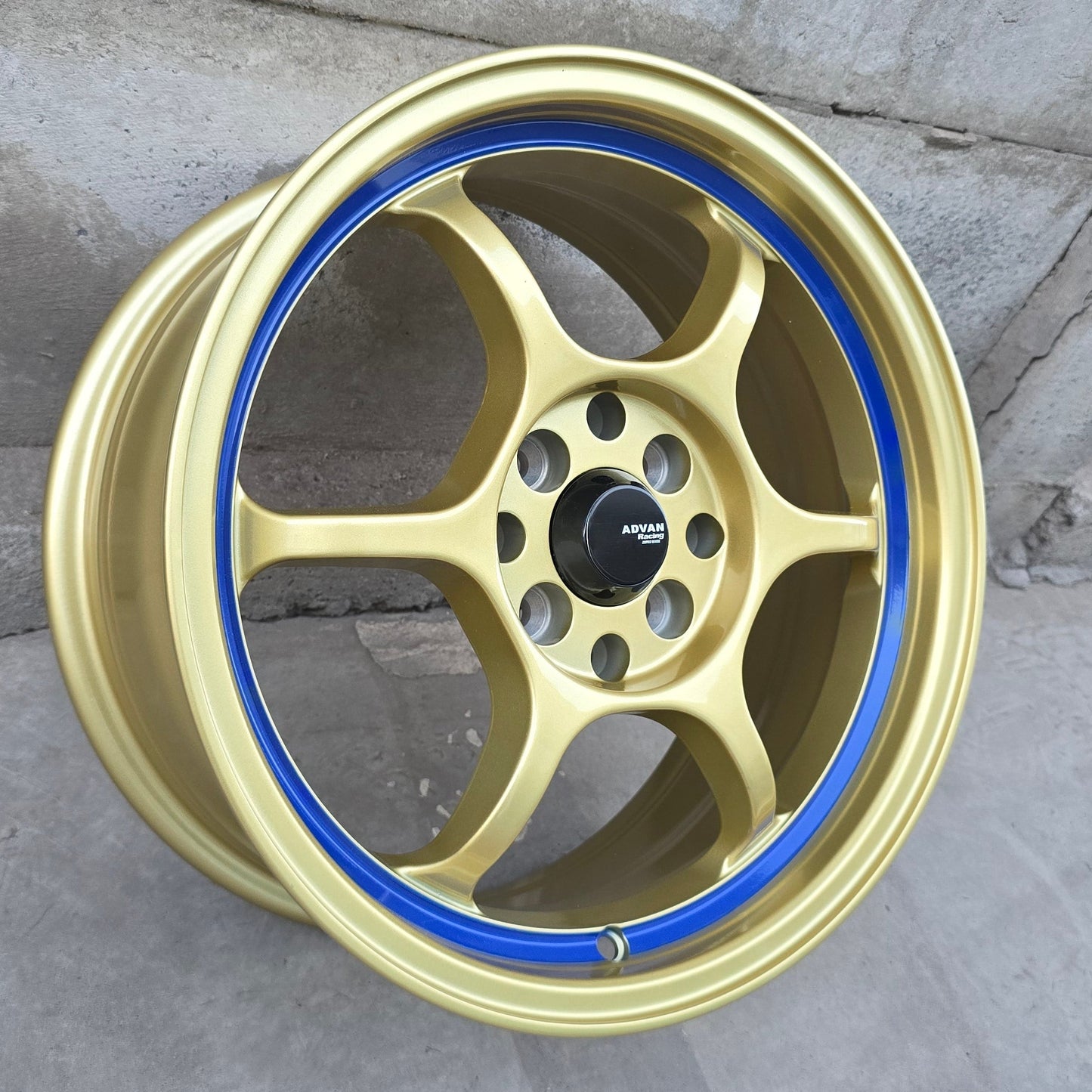 SET DE 4 LLANTAS ADVAN RGD2. Aro 16 - 4x100, 4x114. Doble Apernadura. Color Dorado. (H991)