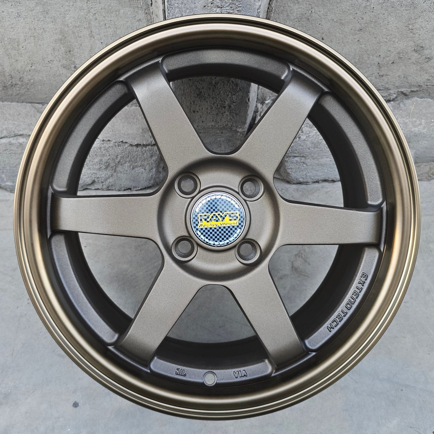 SET DE 4 LLANTAS VOLK. Aro 15 - 4x100. Color Bronce. (DX146)