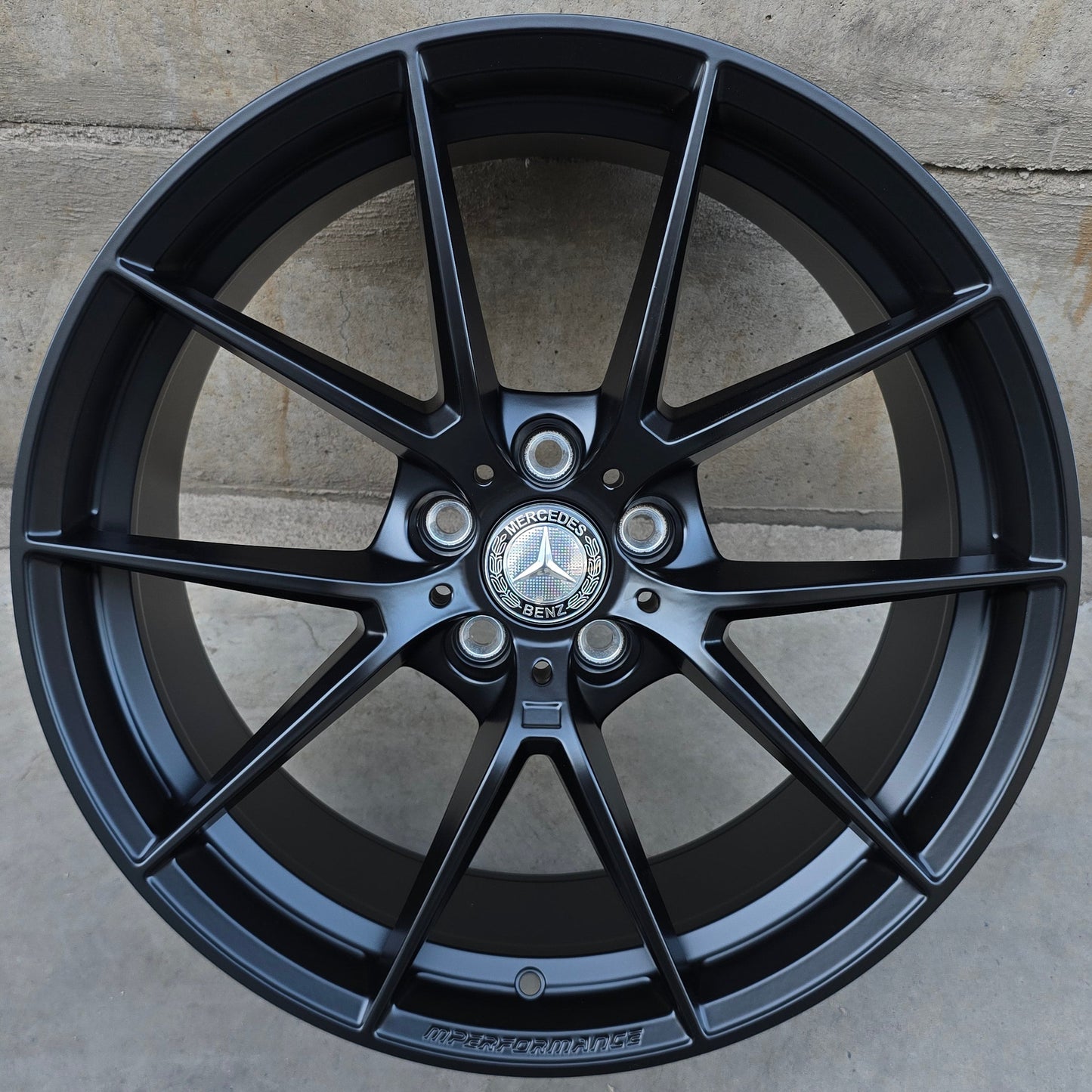 SET DE 4 LLANTAS MERCEDES * COLOR Negro. Aro 19 - 5x112. (764)
