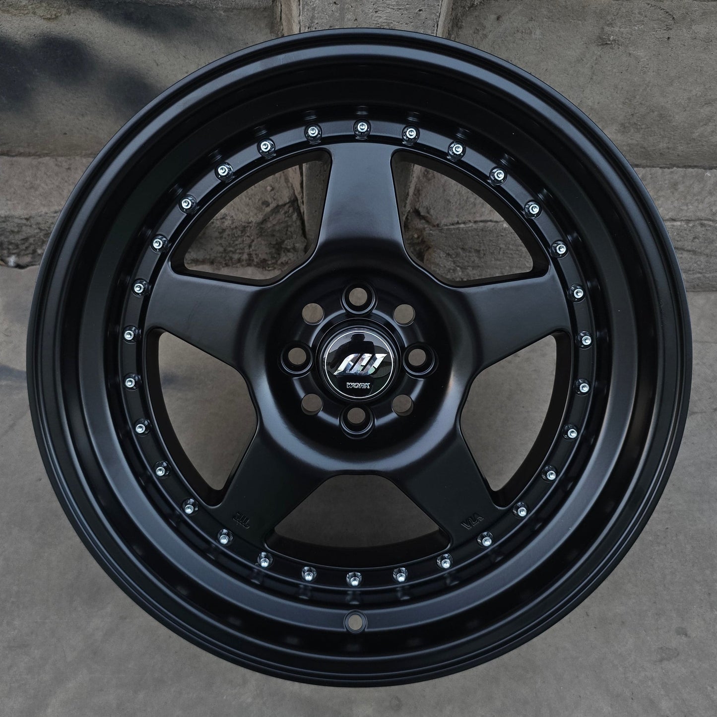 SET DE 4 LLANTAS WORK CR1. Aro 17 - 4x100. Color Negro. (17C2214B)