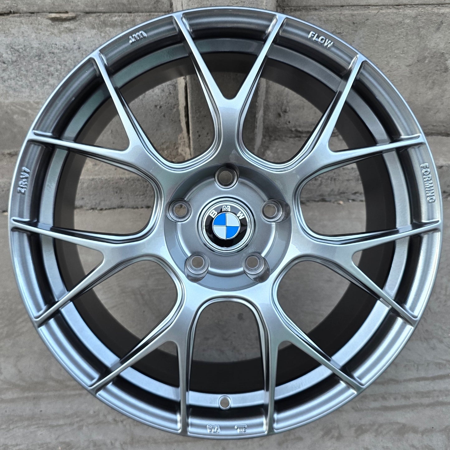 SET DE 4 LLANTAS BMW. Aro 18 - 5x120. Color Grafito Metalizado. (ZR-V7)