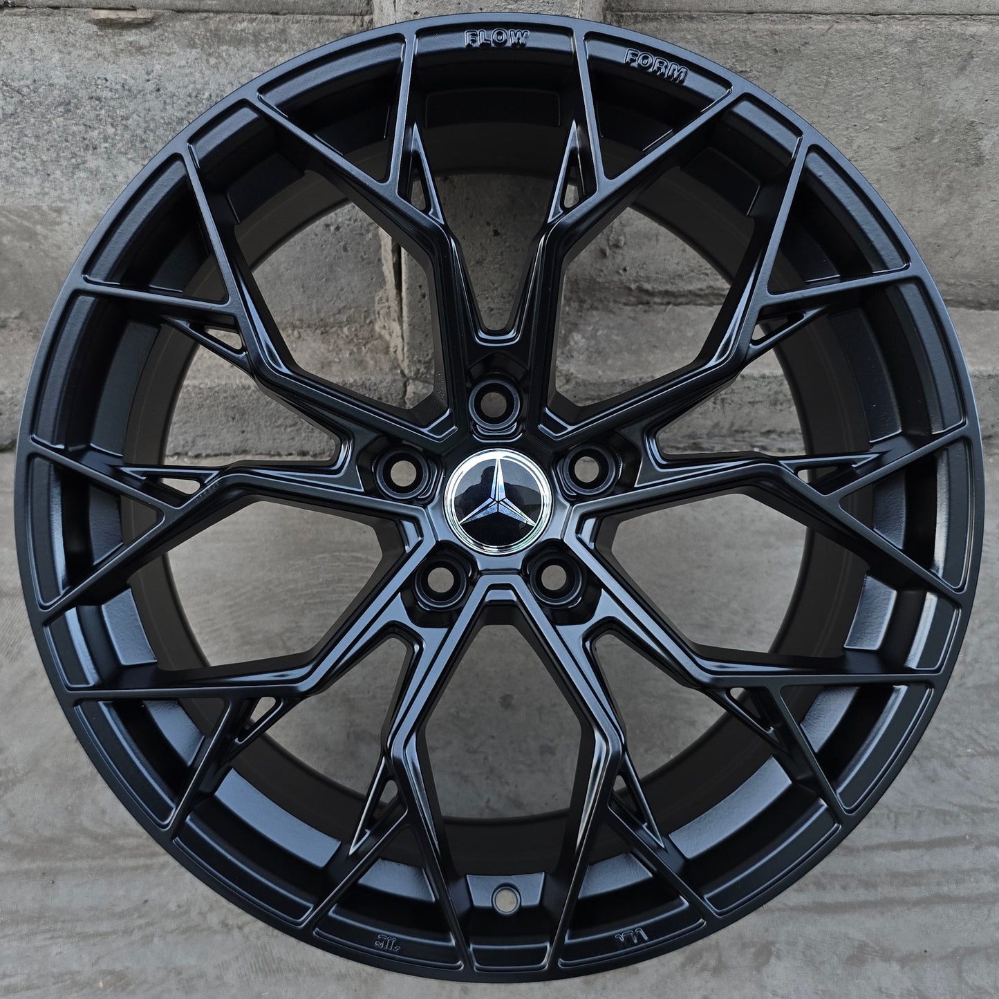 SET DE 4 LLANTAS MERCEDES *. Aro 18 - 5x112. Color Negro. (FF29)
