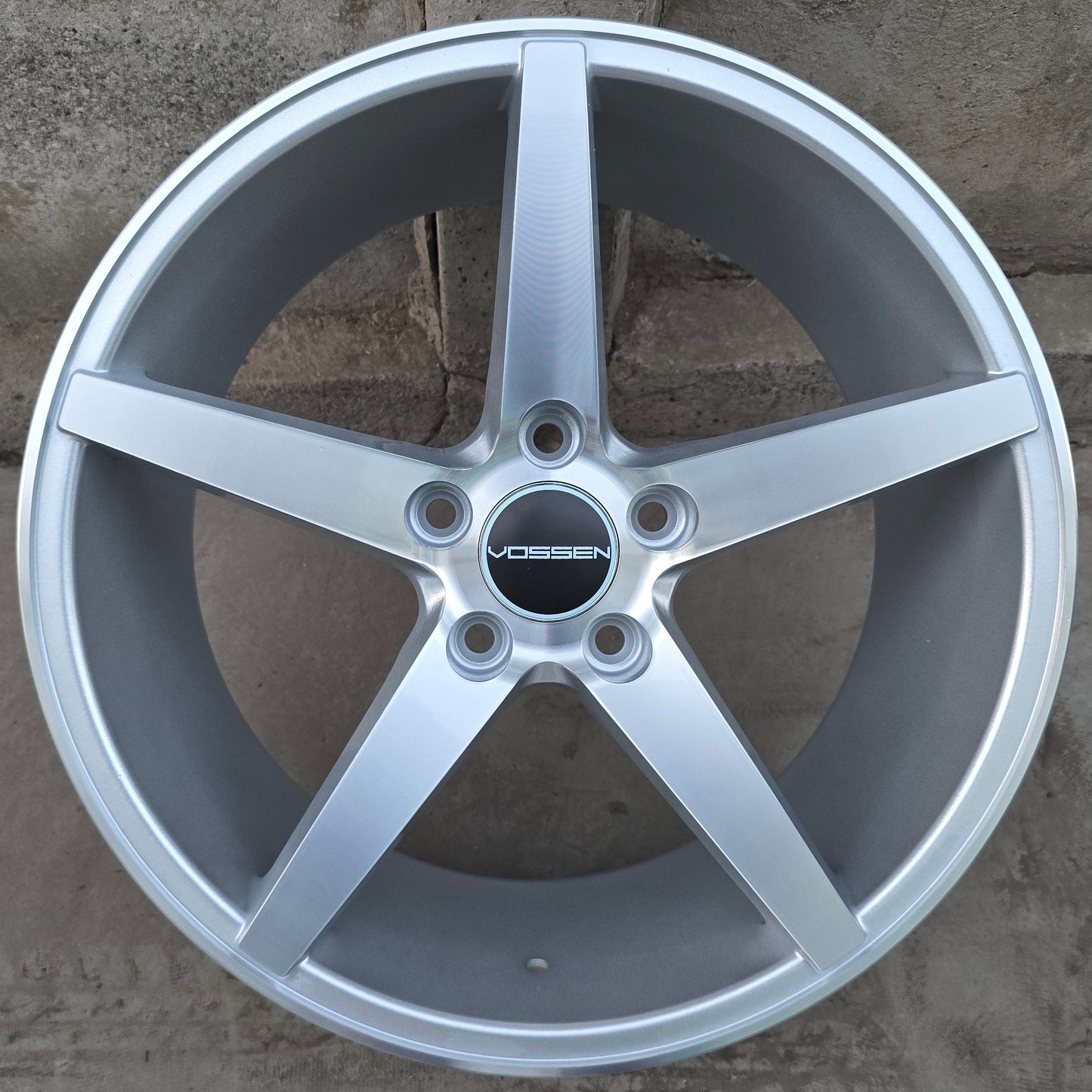 SET DE 4 LLANTAS VOSSEN Plateado. Aro 17- 5x112 (LG04)