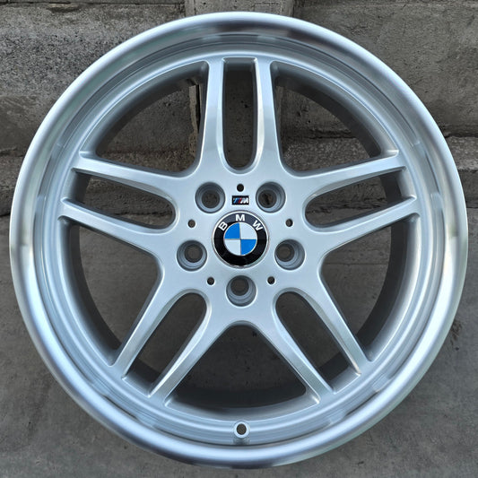 SET DE 4 LLANTAS BMW. Aro 18 - 5x120. Color Plateado Aro Cromado. (734)
