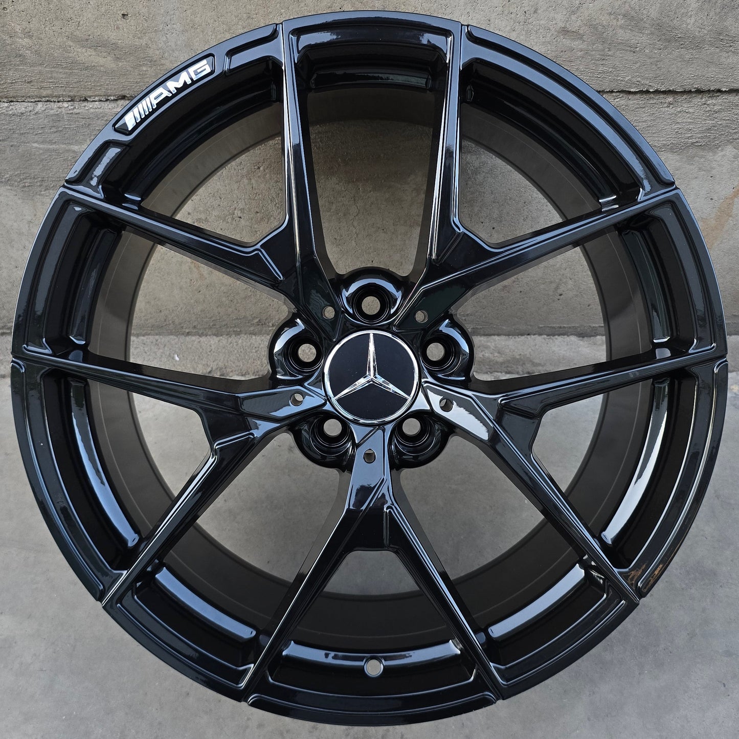 SET DE 4 LLANTAS MERCEDES. Aro 19 - 5x112. Color Negro Brillante. (MBENZ9271)