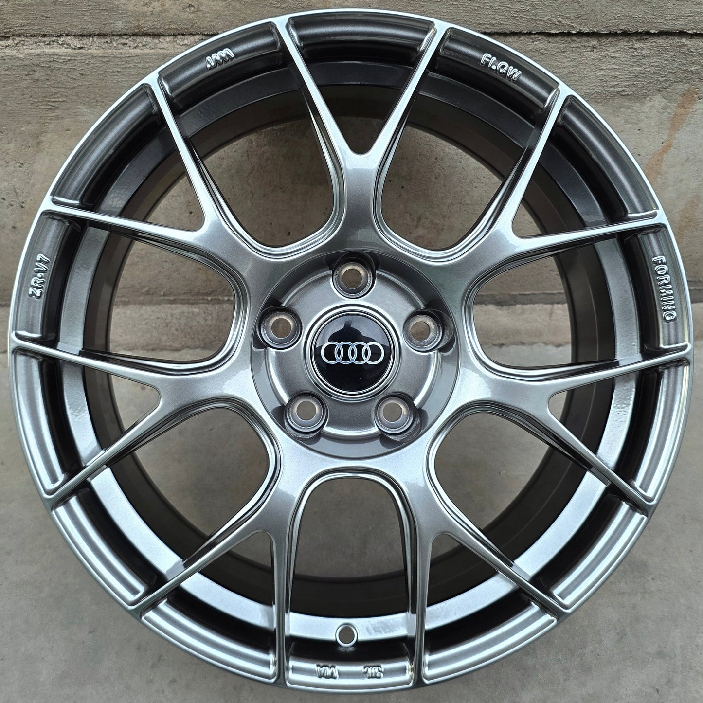 SET DE 4 LLANTAS AUDI * COLOR Grafito Metalizado. Aro 17- 5x112 (ZR-V7)
