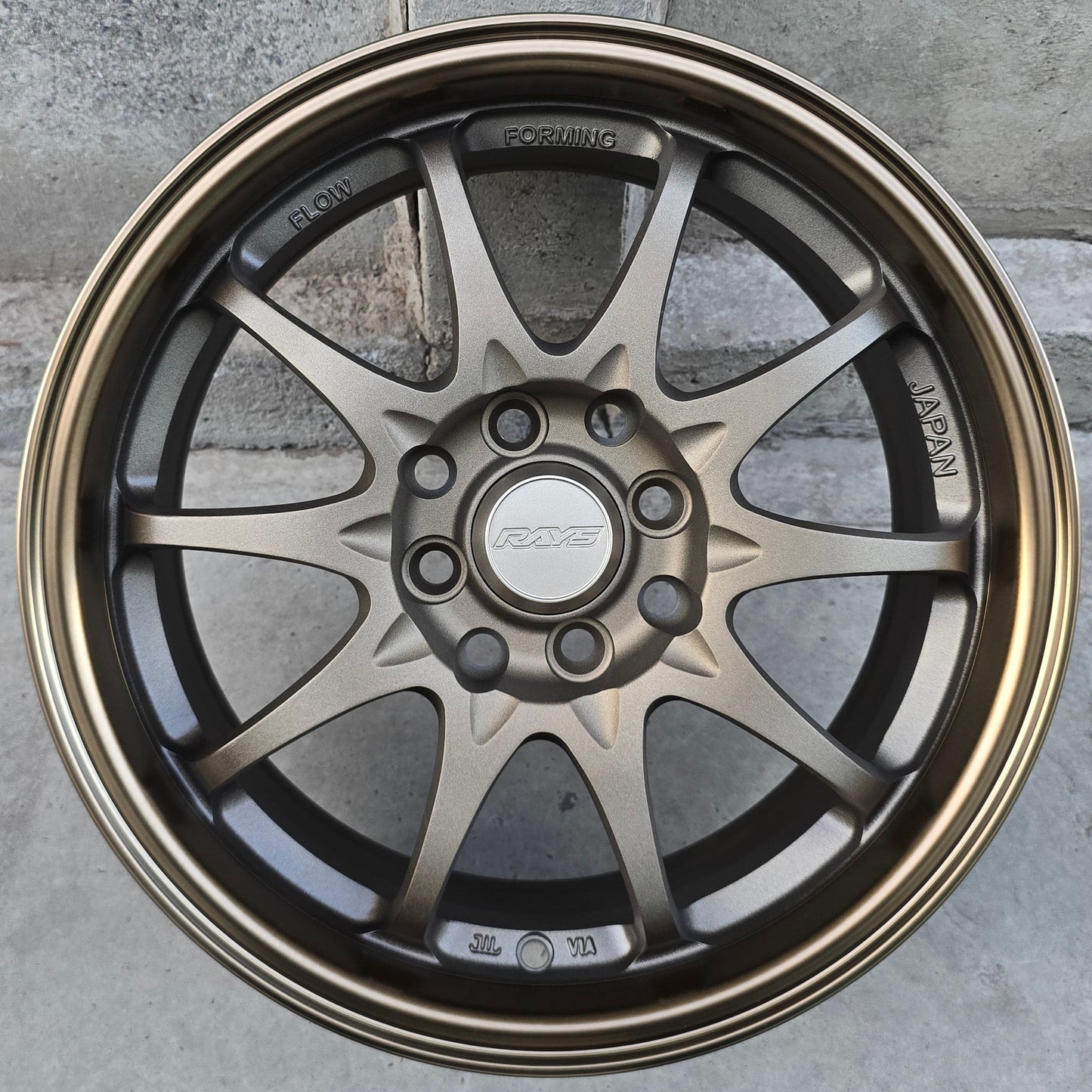 SET DE 4 LLANTAS RAYS Aro 15-4x100, 4x114 .Color Bronce .(DX136)
