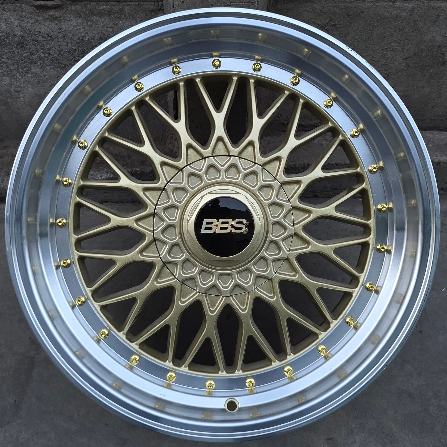 SET DE 4 LLANTAS BBS * COLOR Dorado Aro Cromado. Aro 18 - 5x112, 5x120. Doble Apernadura (5789)