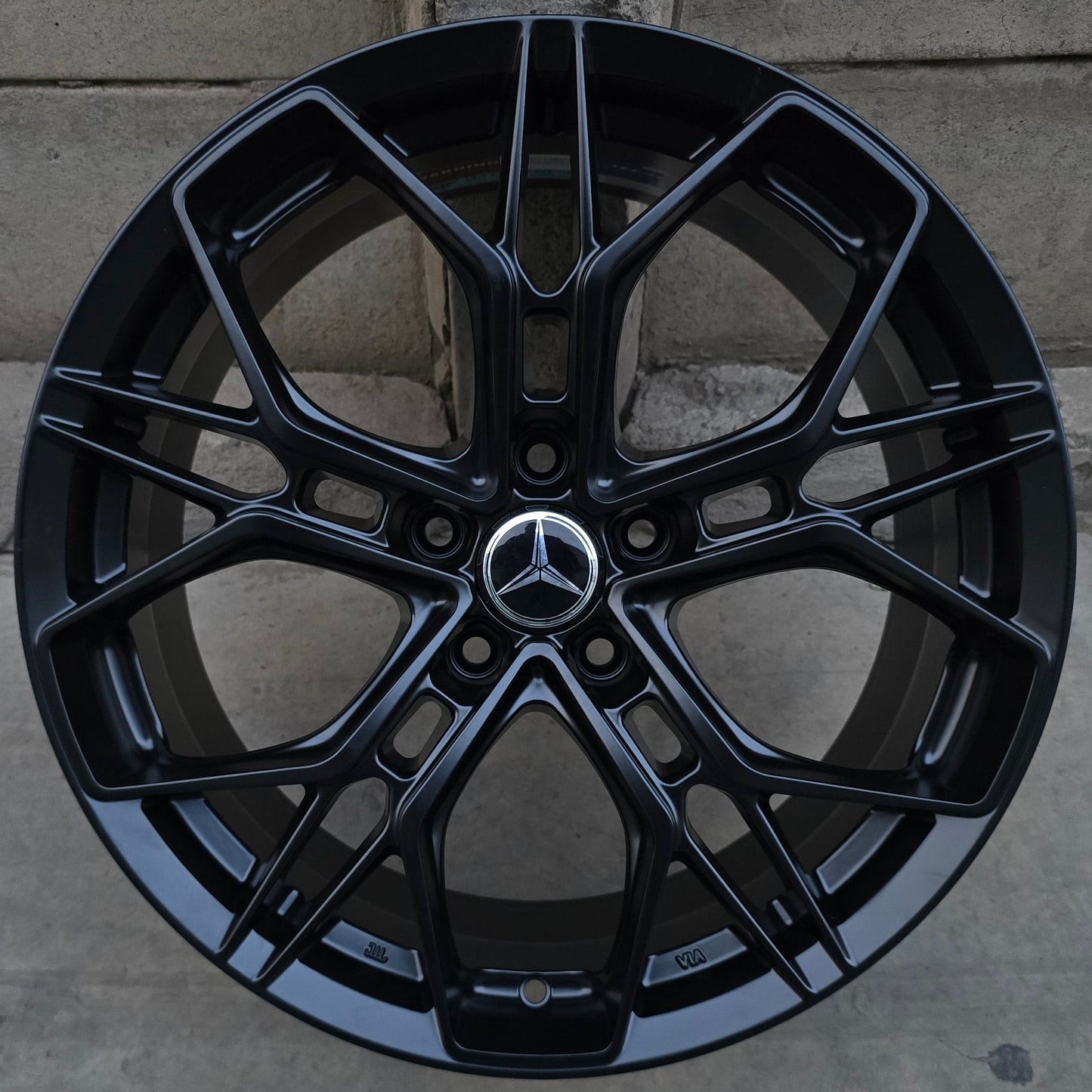 SET DE 4 LLANTAS MERCEDES *. Aro 18 - 5x112. Color Negro. (TCFP01)