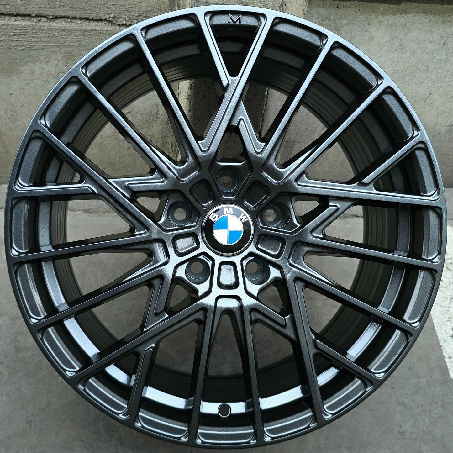 SET DE 4 LLANTAS BMW COLOR Grafito Oscuro Aperlado. Aro 18 - 5x120 (MR9)