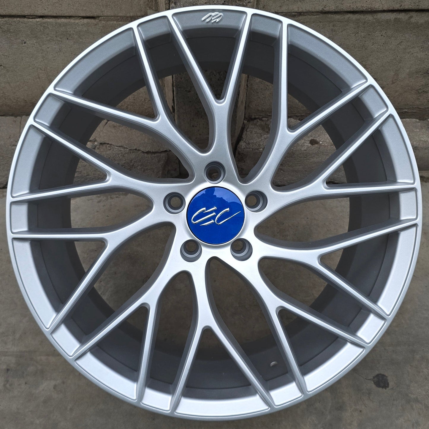 SET DE 4 LLANTAS MODELO SEC COLOR Plateado. Aro 19 - 5x114. (WL1581985-C30-02)