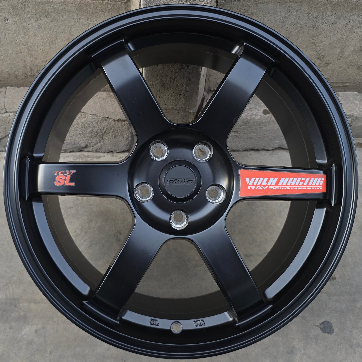 SET DE 4 LLANTAS RAYS TE37 VOLK RACING *. Aro 18 - 5x114. Color Negro Mate. (MY759)